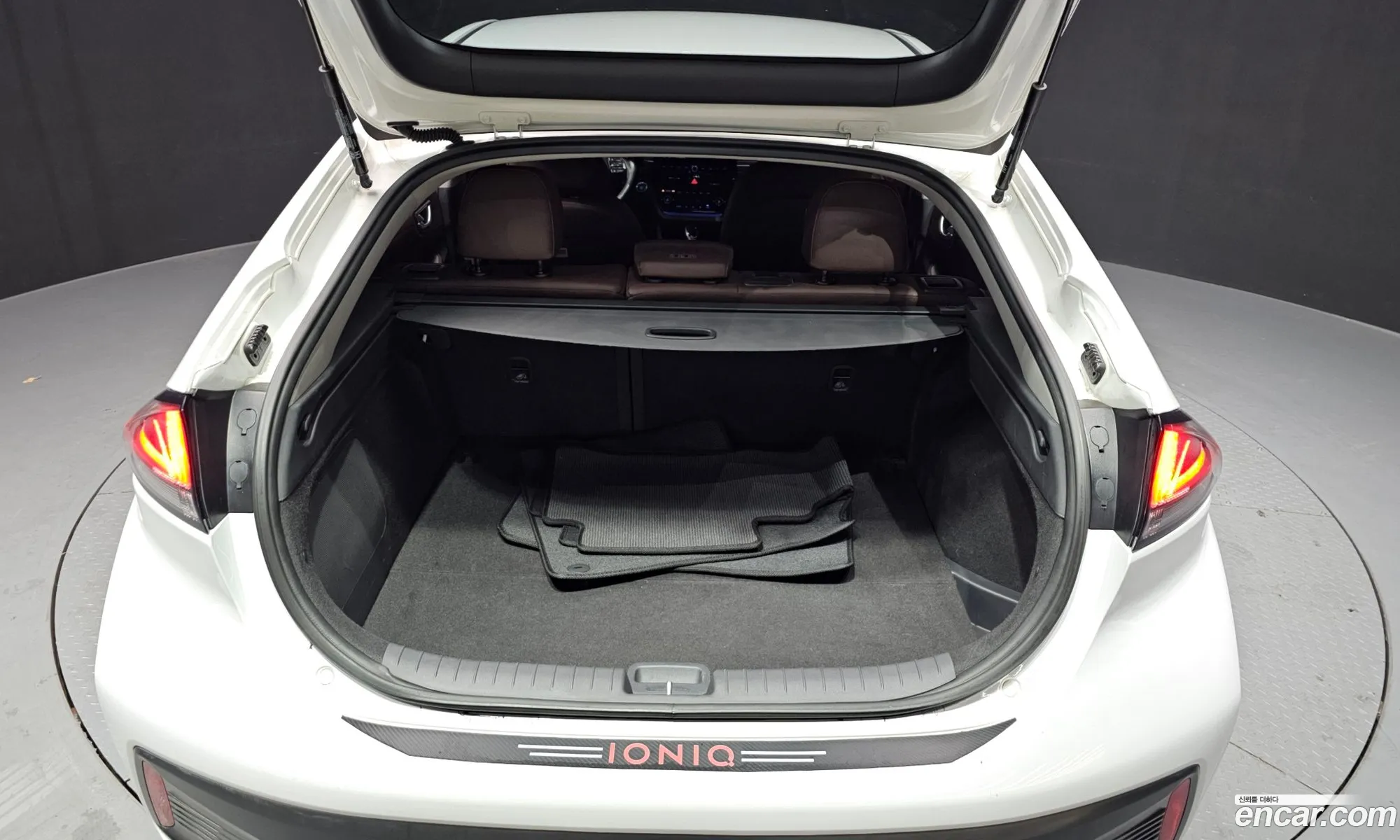 Hyundai Ioniq Hybrid 2020 — 12