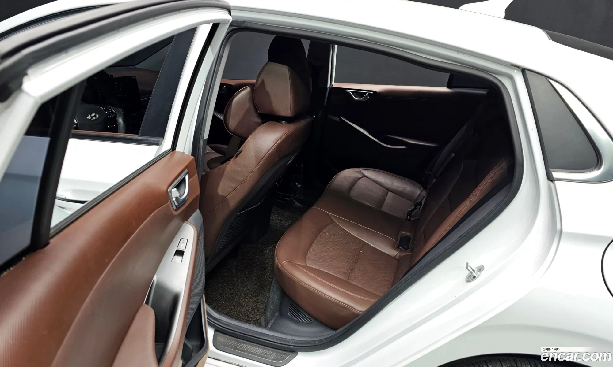 Hyundai Ioniq Hybrid 2020 — 18