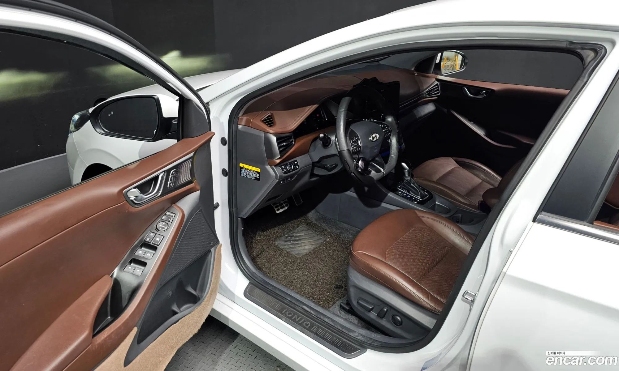 Hyundai Ioniq Hybrid 2020 — 19
