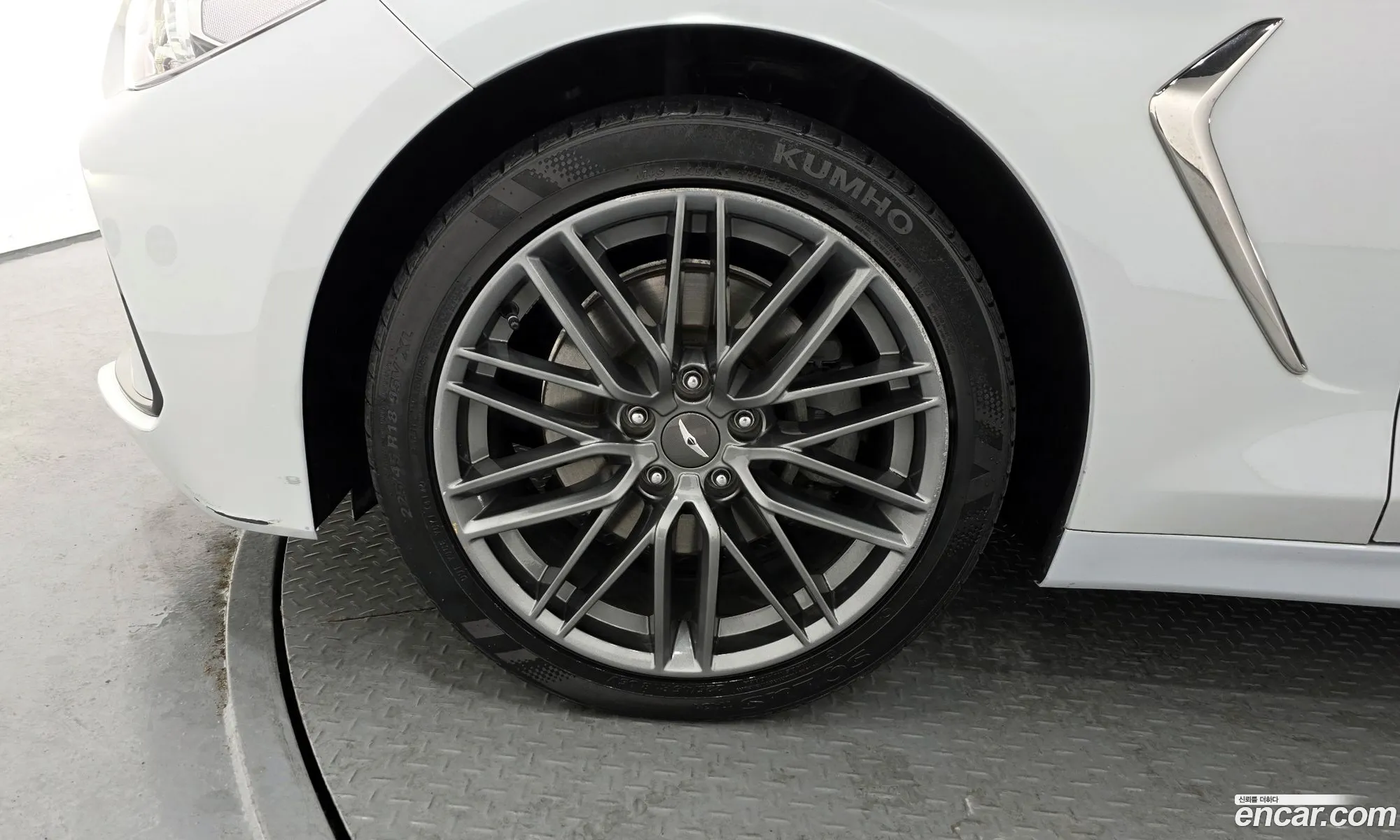 Genesis G70 2018 — 8
