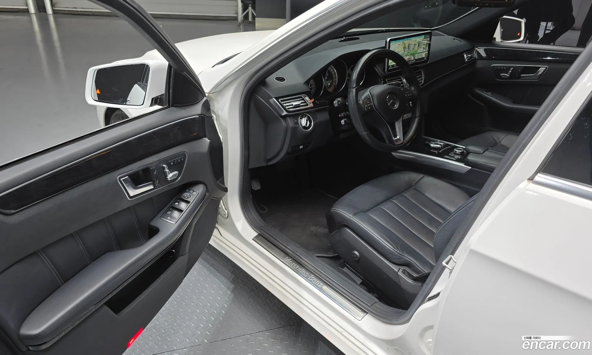 Mercedes-Benz E-Class W212 2016 WDDHF0AB3GB322511 — 2