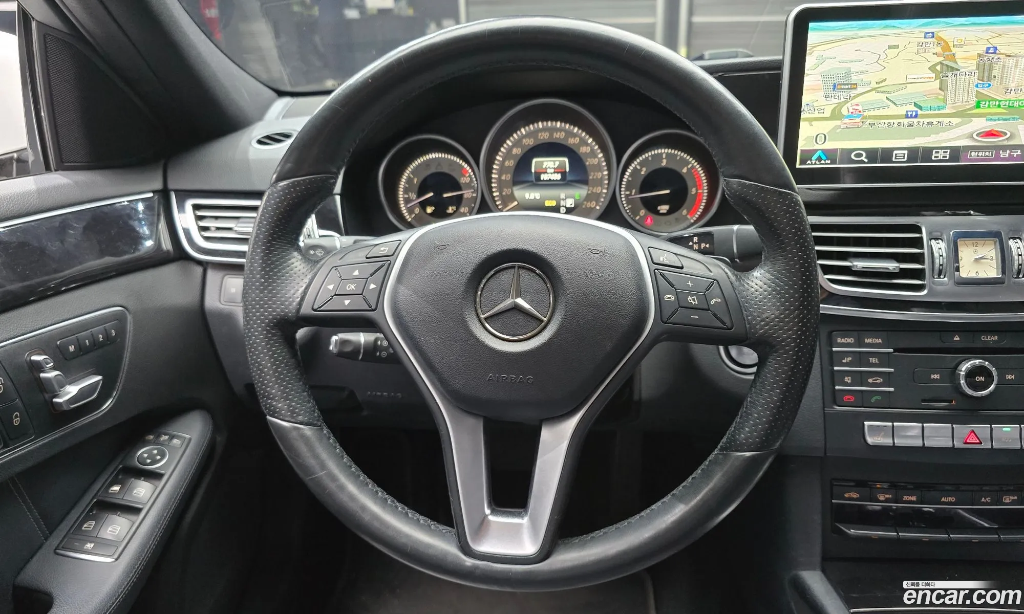 Mercedes-Benz E-Class W212 2016 WDDHF0AB3GB322511 — 13