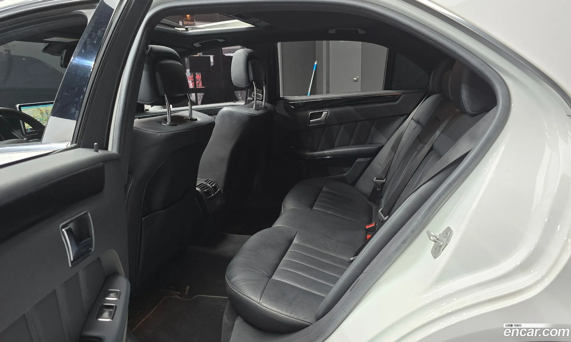 Mercedes-Benz E-Class W212 2016 WDDHF0AB3GB322511 — 9