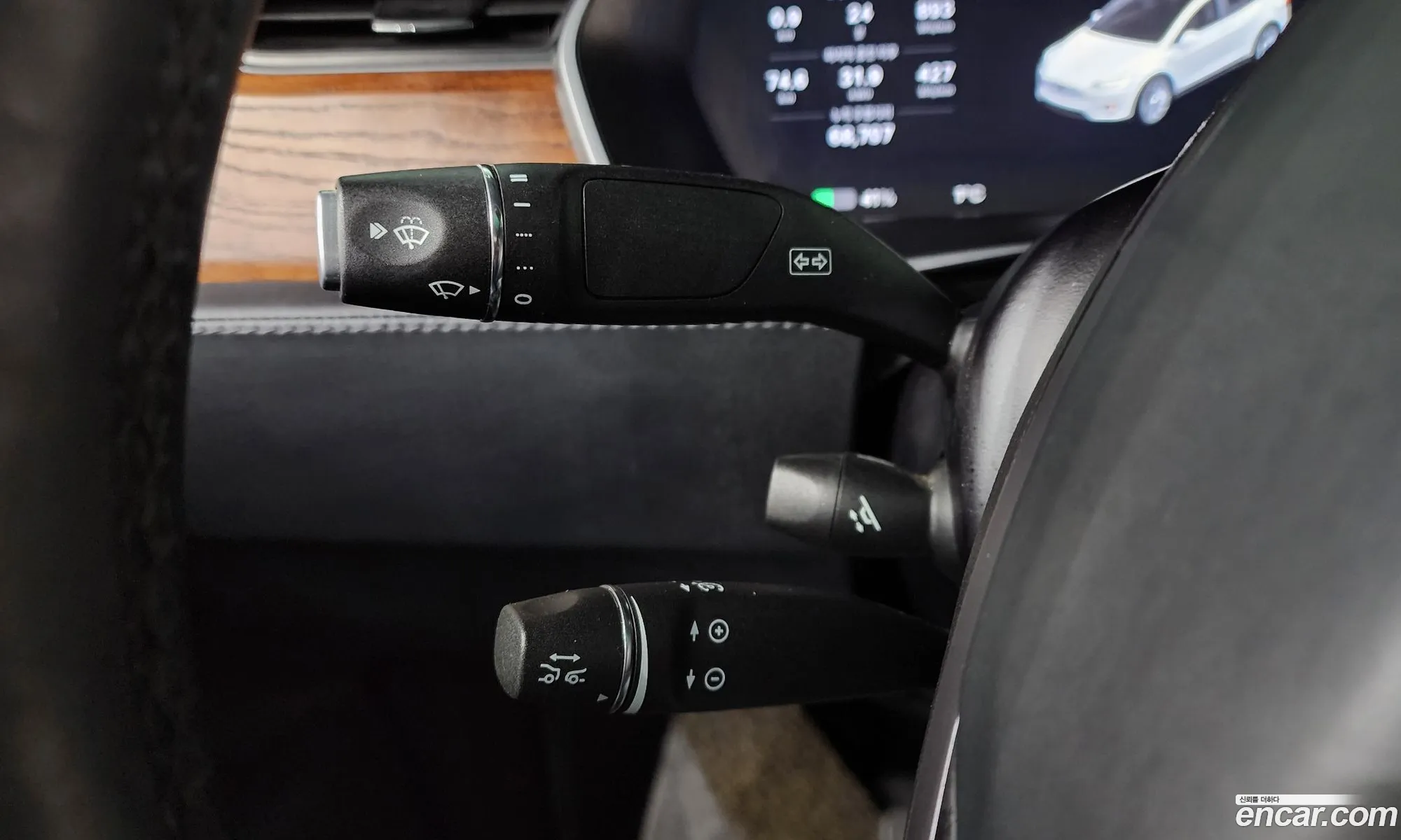 Tesla Model X 2019 5YJXCDE2XKF217132 — 17