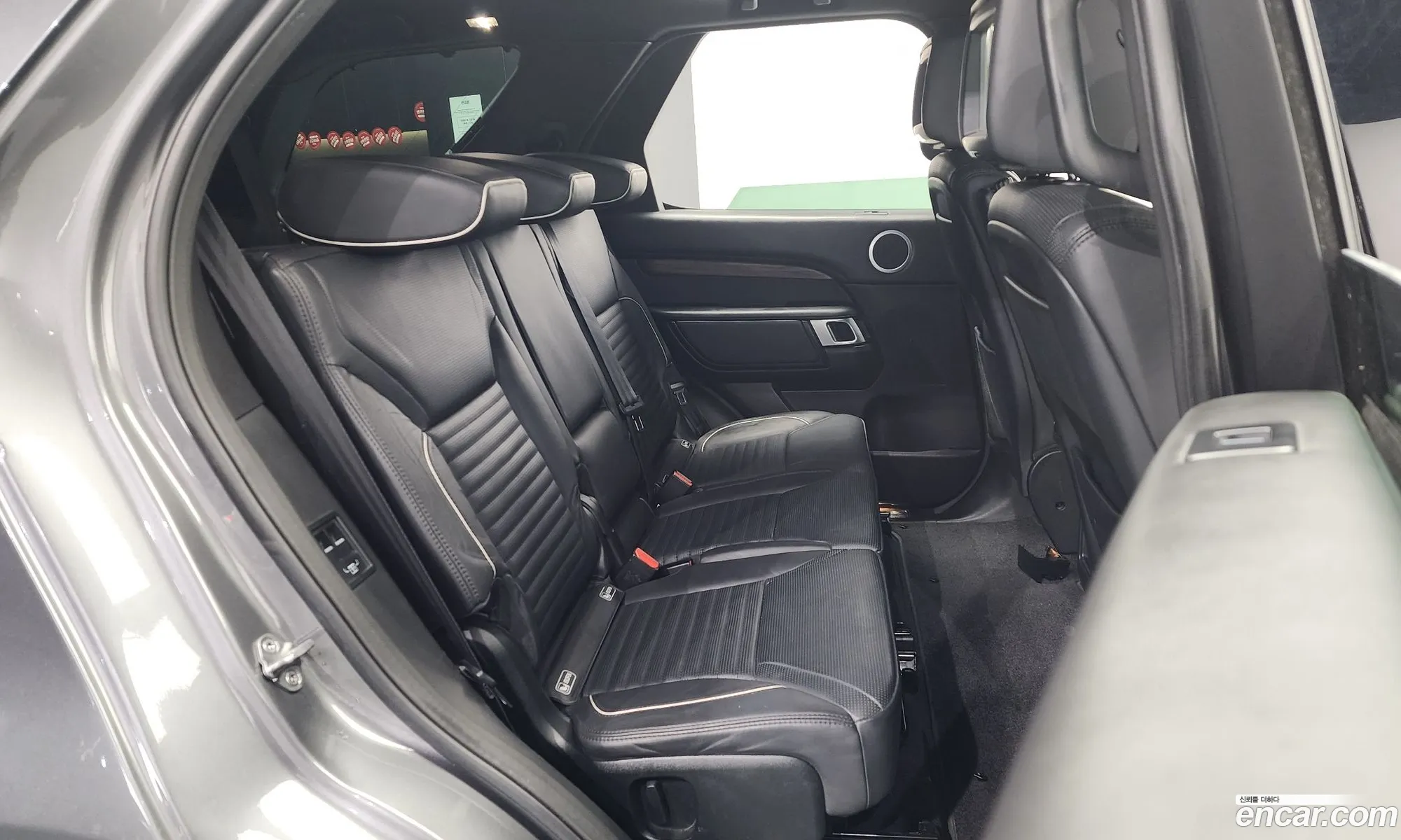 Land Rover Discovery 5 2019 SALRA2BK9KA084310 — 2