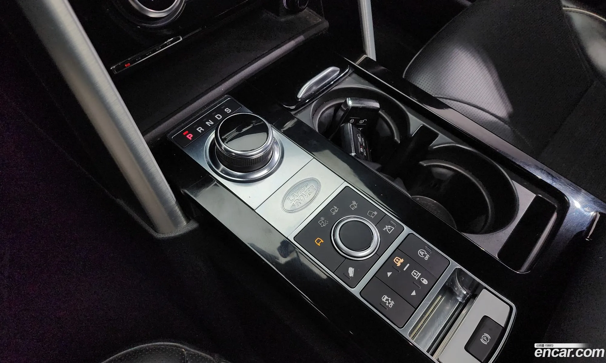 Land Rover Discovery 5 2019 SALRA2BK9KA084310 — 18