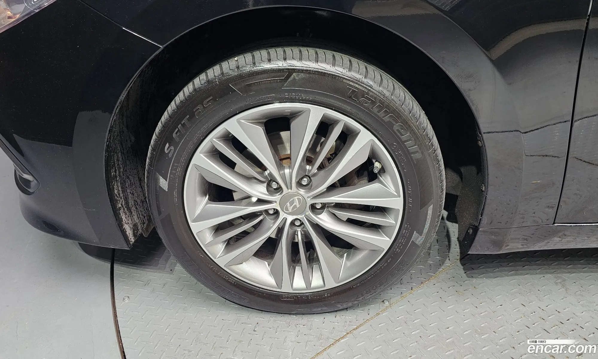 Hyundai Grandeur HG 2014 — 18