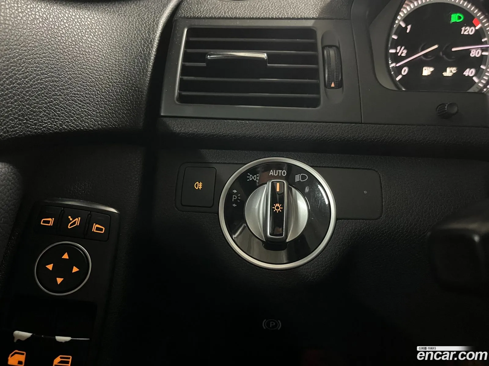 Mercedes-Benz C-Class W204 2010 — 19