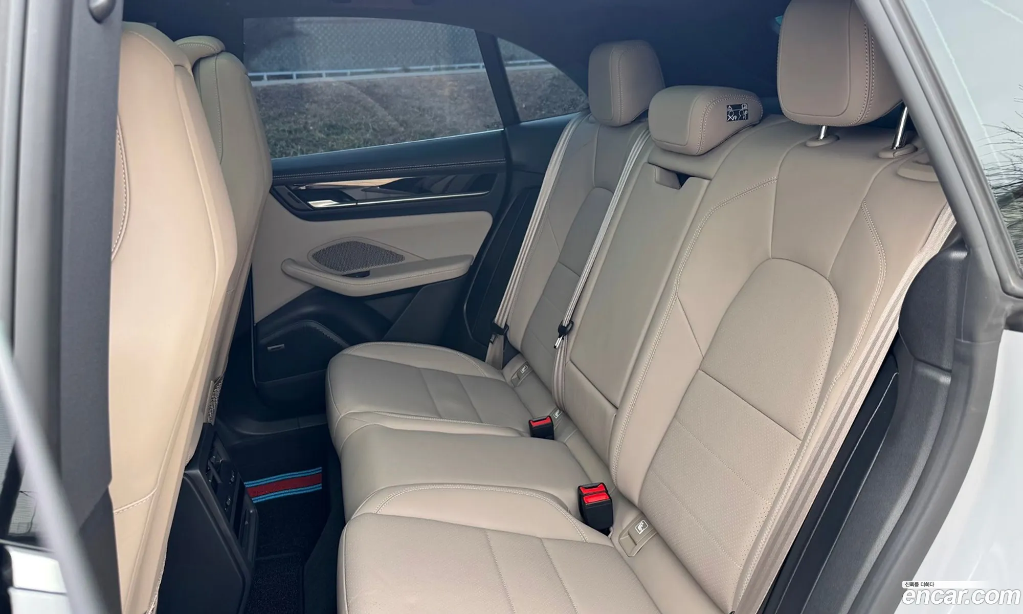 Porsche Macan EV 2025 — 17
