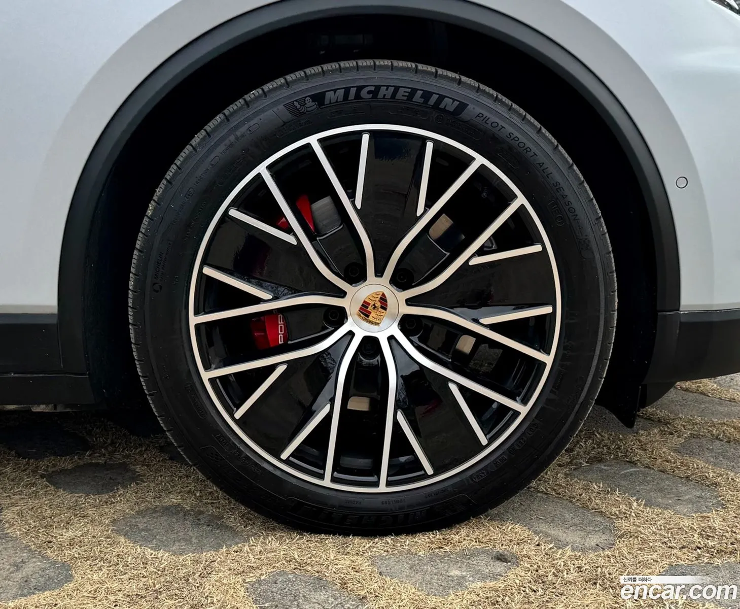 Porsche Macan EV 2025 — 13