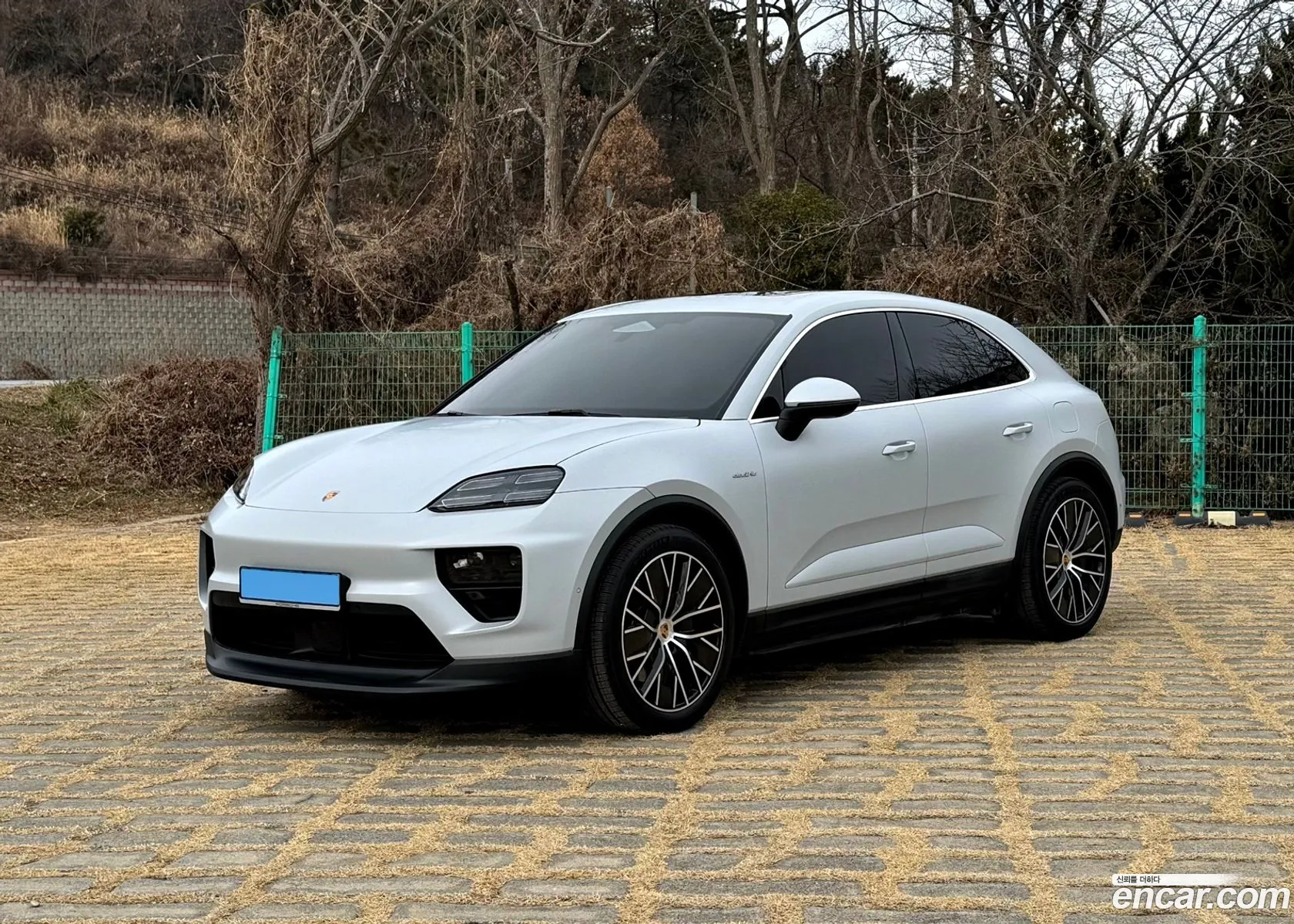 Porsche Macan EV 2025 — 2