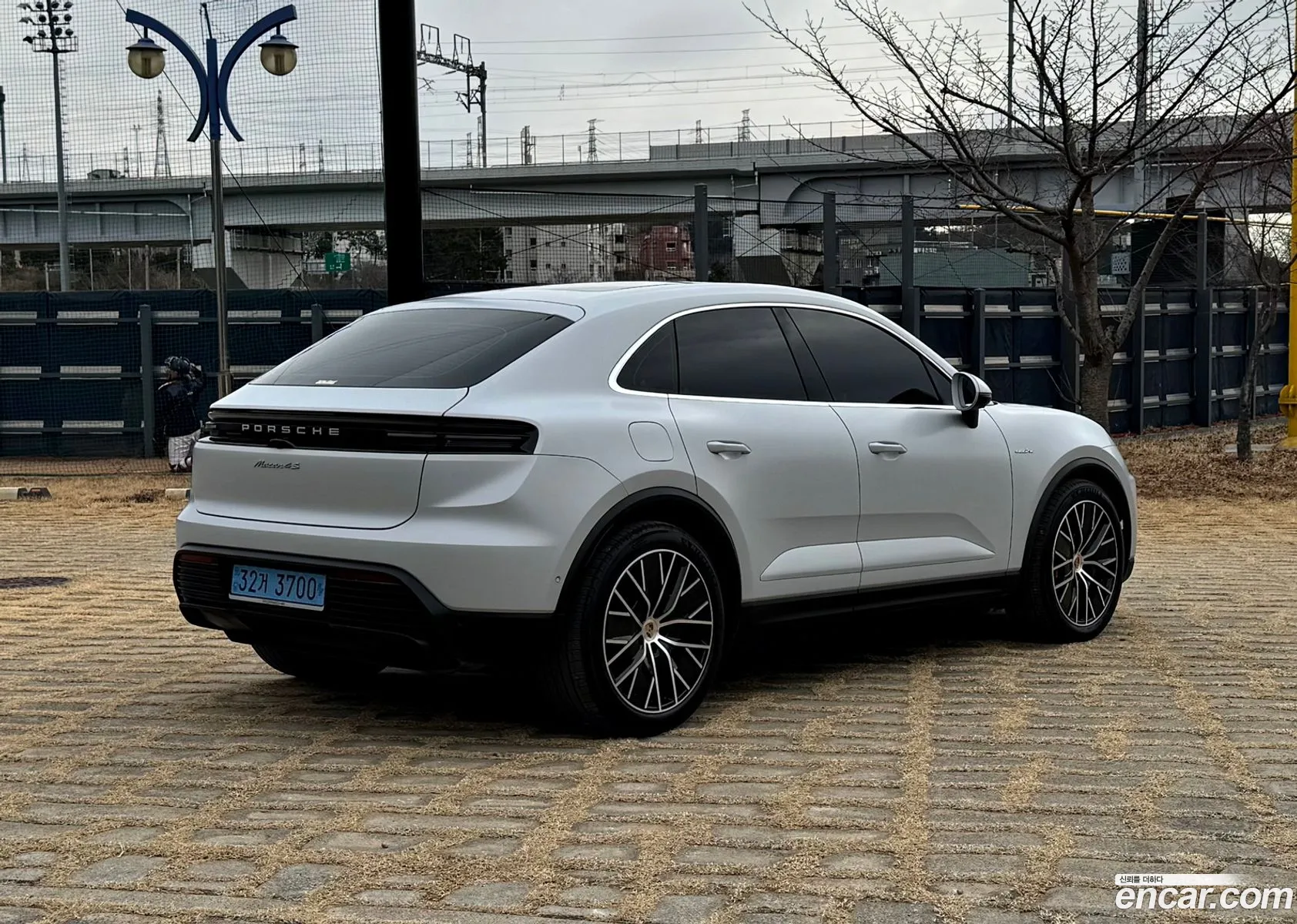 Porsche Macan EV 2025 — 5