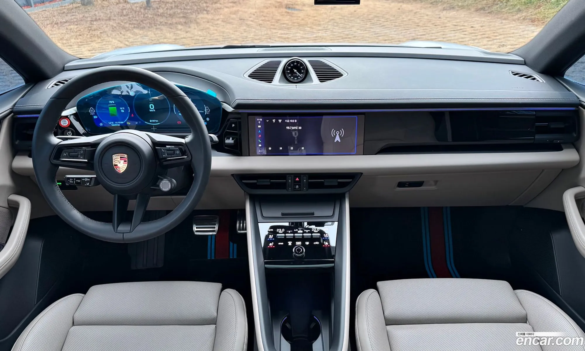 Porsche Macan EV 2025 — 3