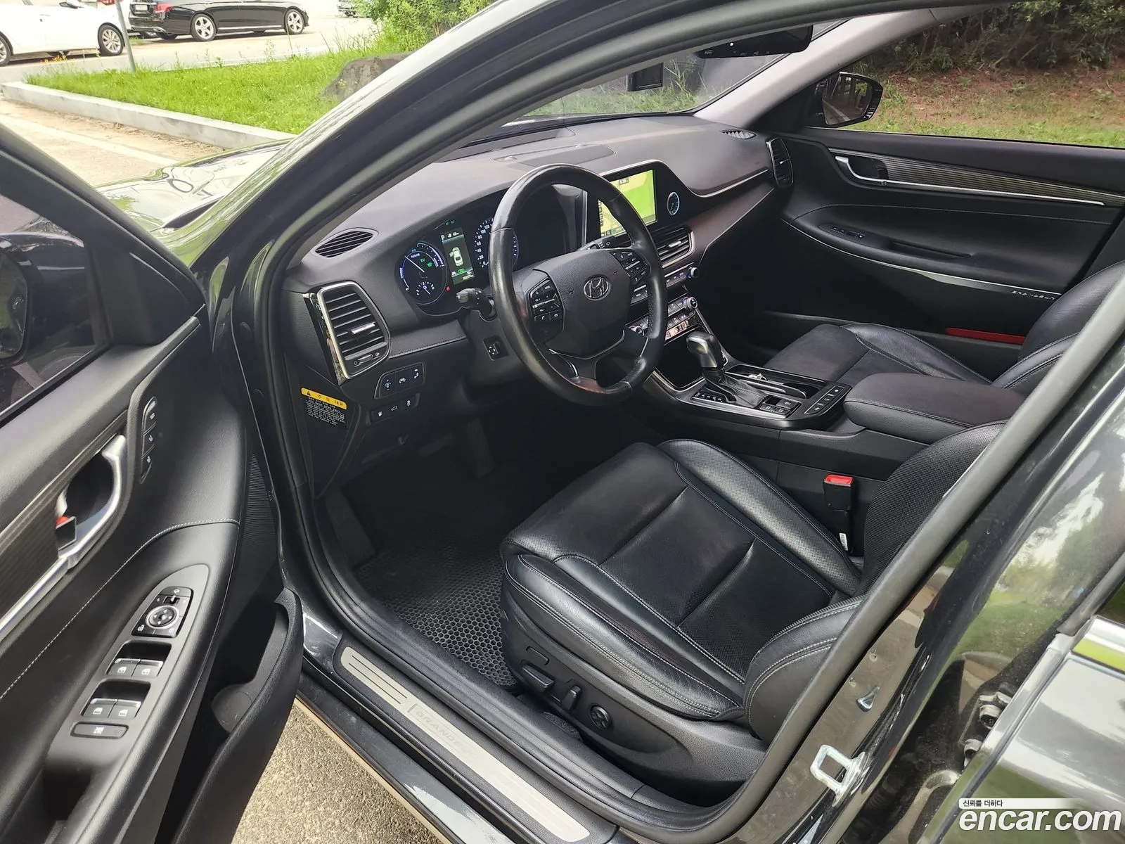 Hyundai Grandeur IG Hybrid 2017 — 13