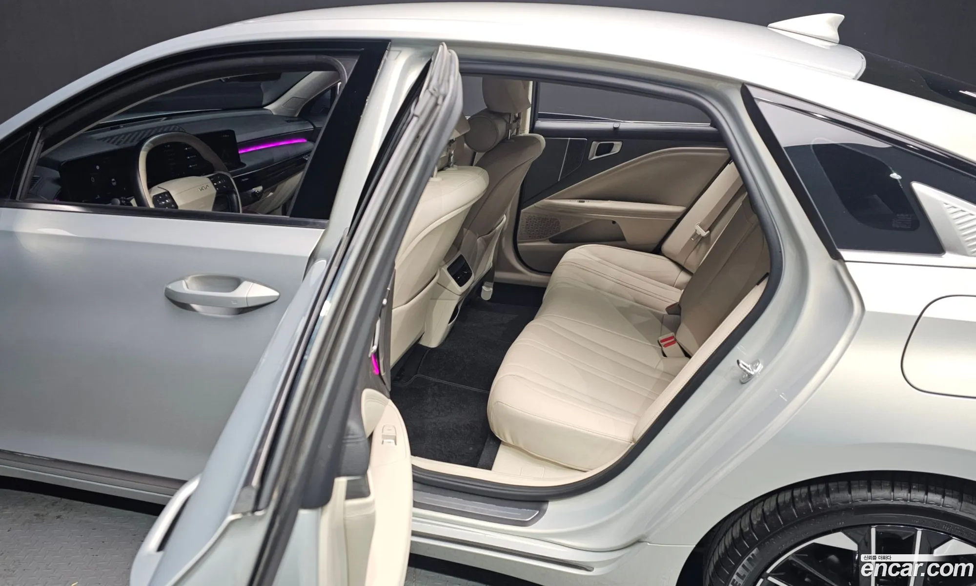 Kia K8 2024 — 20