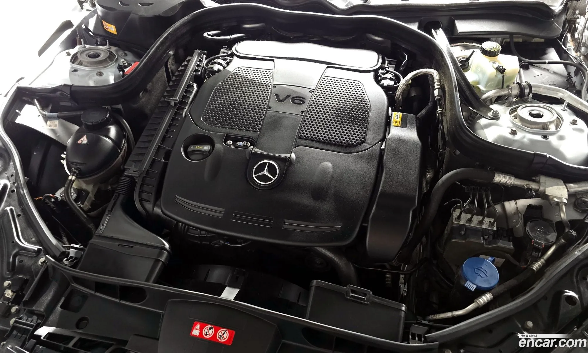 Mercedes-Benz E-Class W212 2014 WDDHF8BB0EB074907 — 9