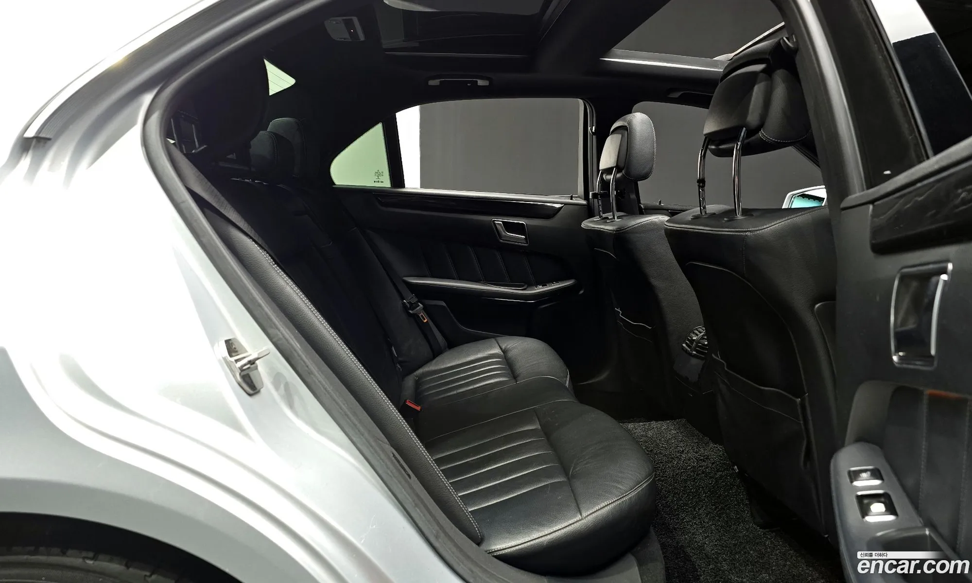Mercedes-Benz E-Class W212 2014 WDDHF8BB0EB074907 — 7