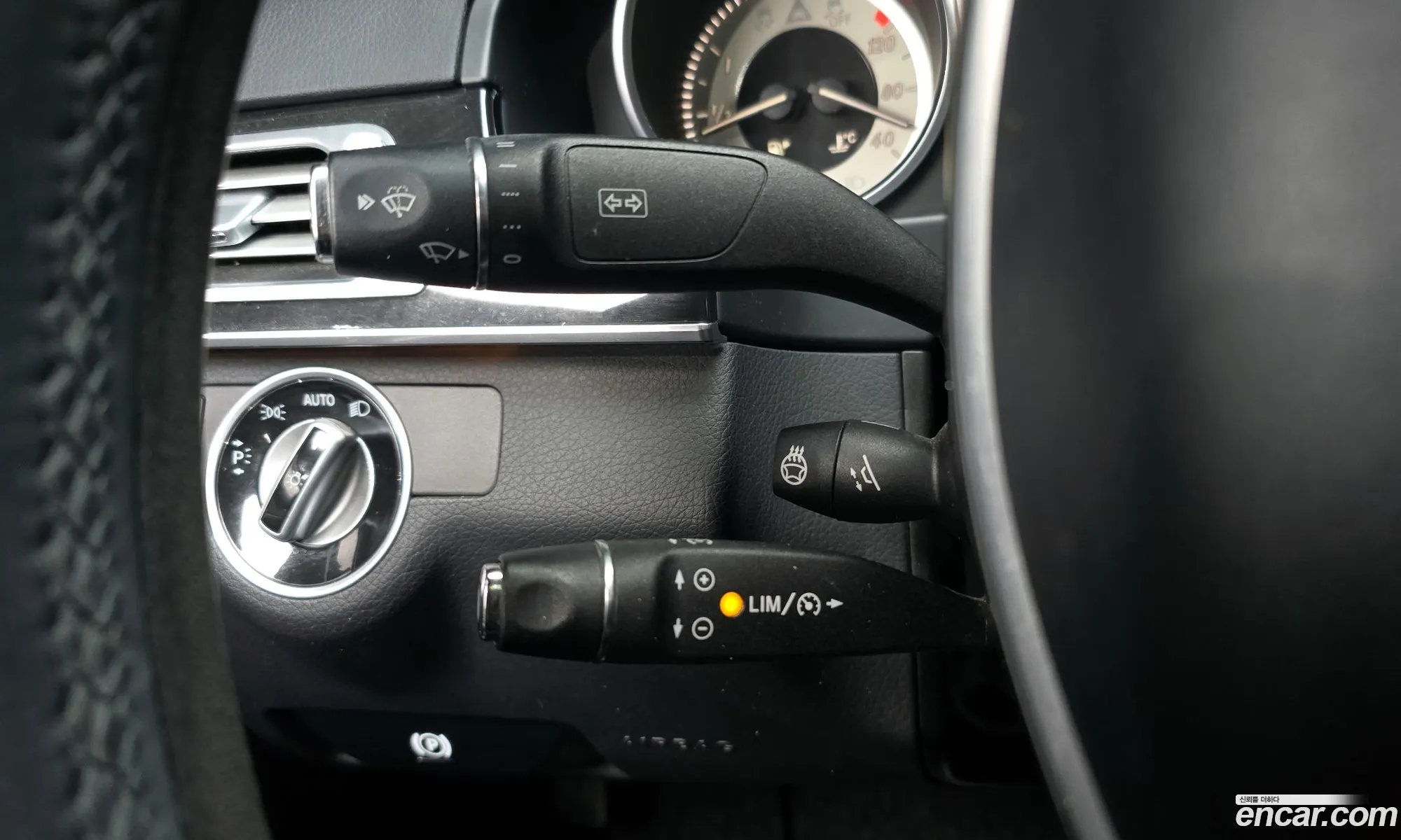 Mercedes-Benz E-Class W212 2014 WDDHF8BB0EB074907 — 11