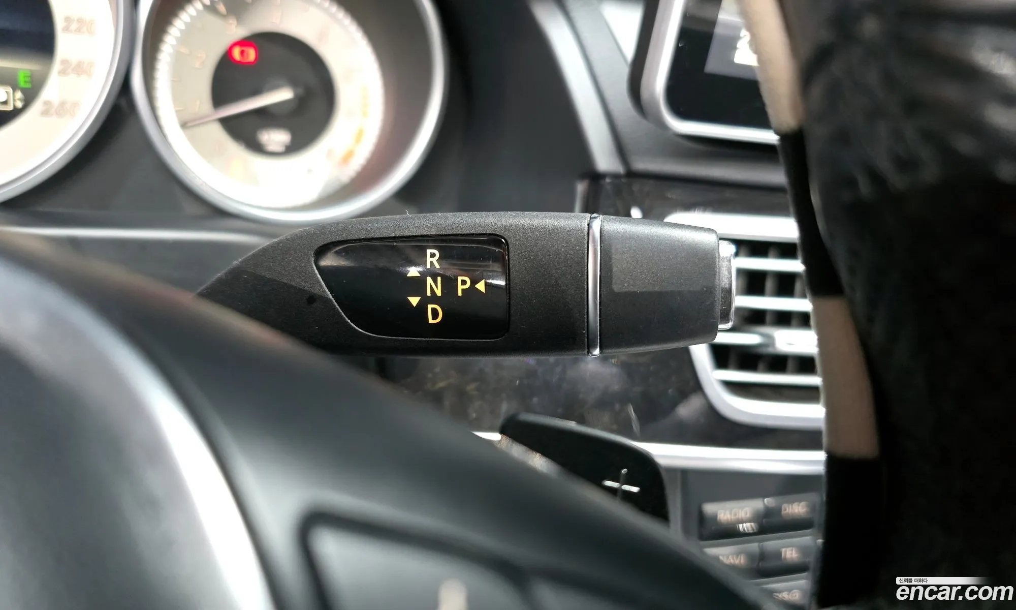 Mercedes-Benz E-Class W212 2014 WDDHF8BB0EB074907 — 14