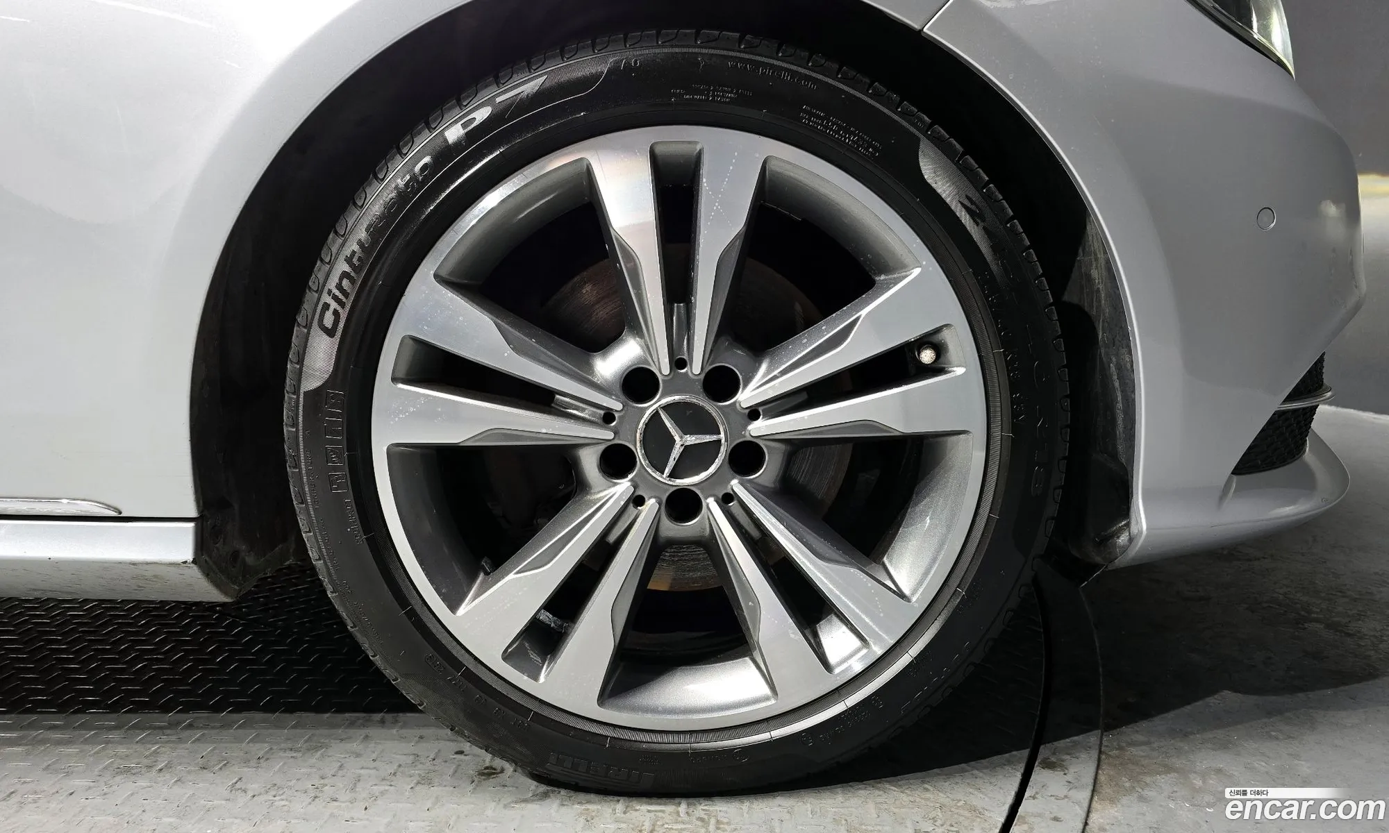 Mercedes-Benz E-Class W212 2014 WDDHF8BB0EB074907 — 10