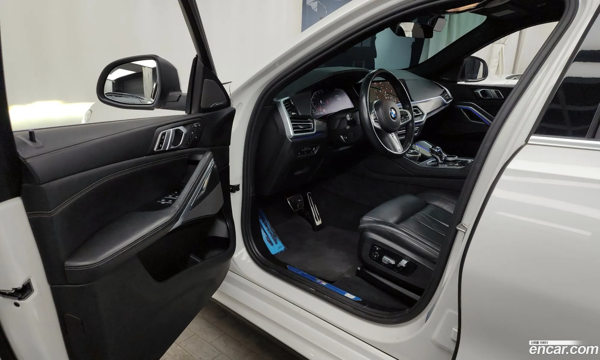 BMW X6 2023 WBACY6103P9P07622 — 7