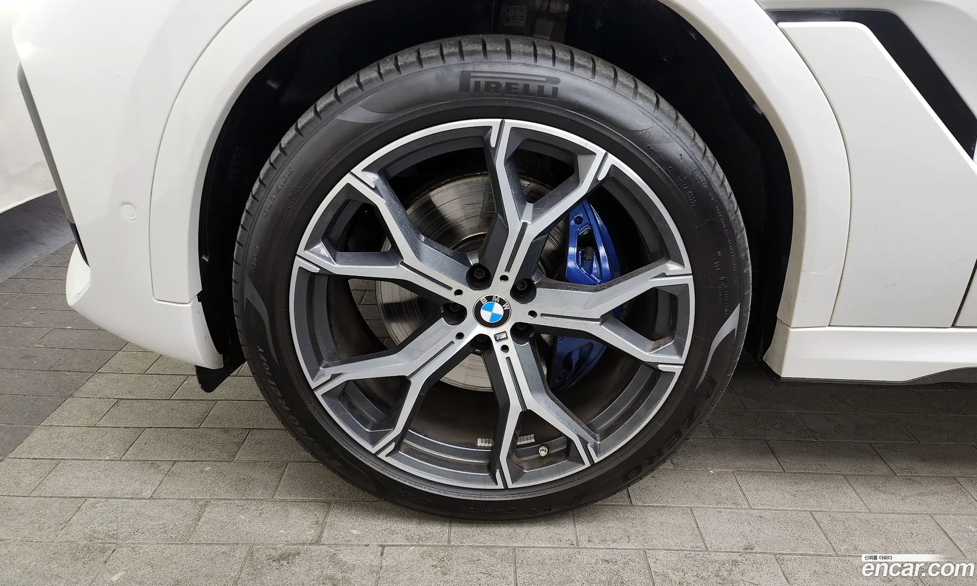 BMW X6 2023 WBACY6103P9P07622 — 9