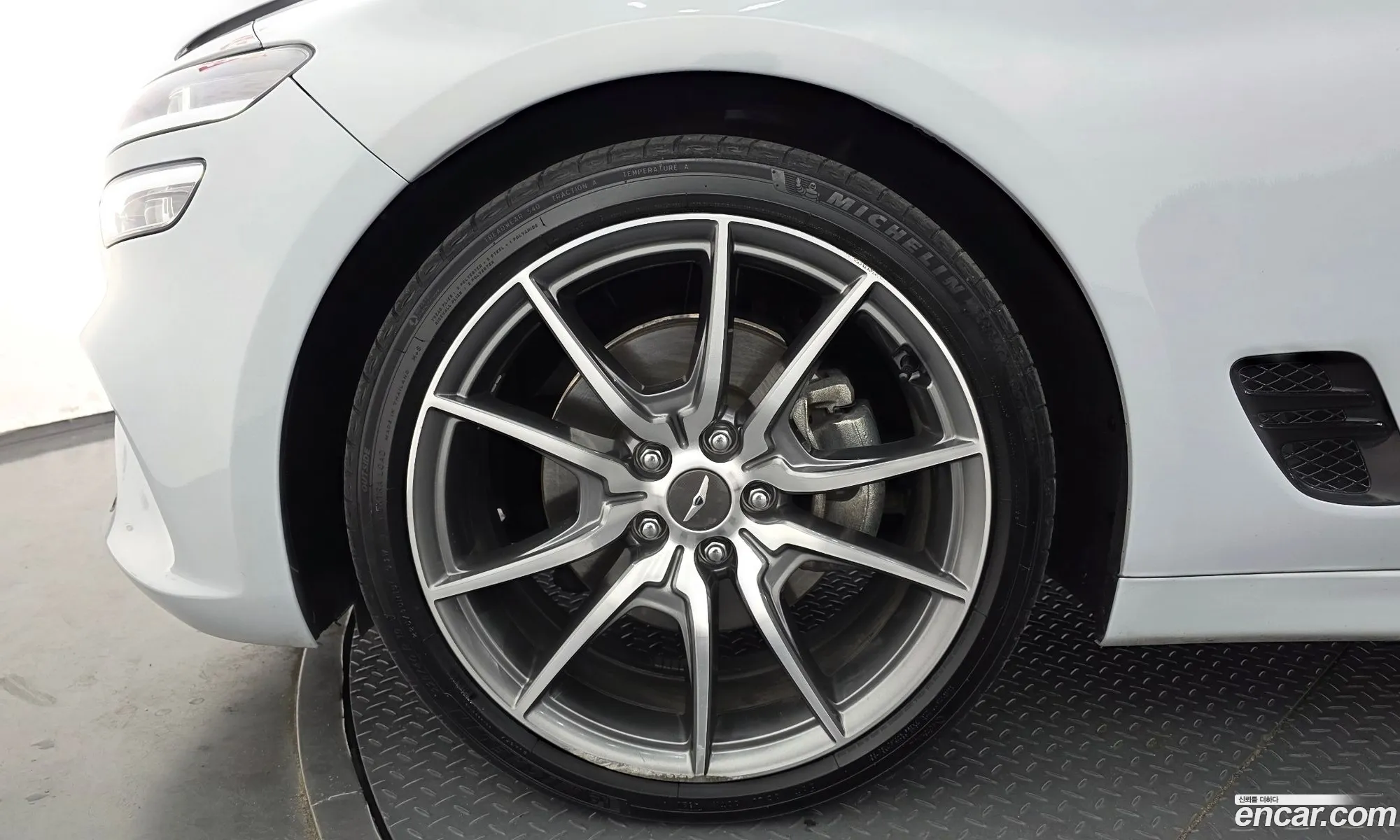 Genesis G70 2021 — 16