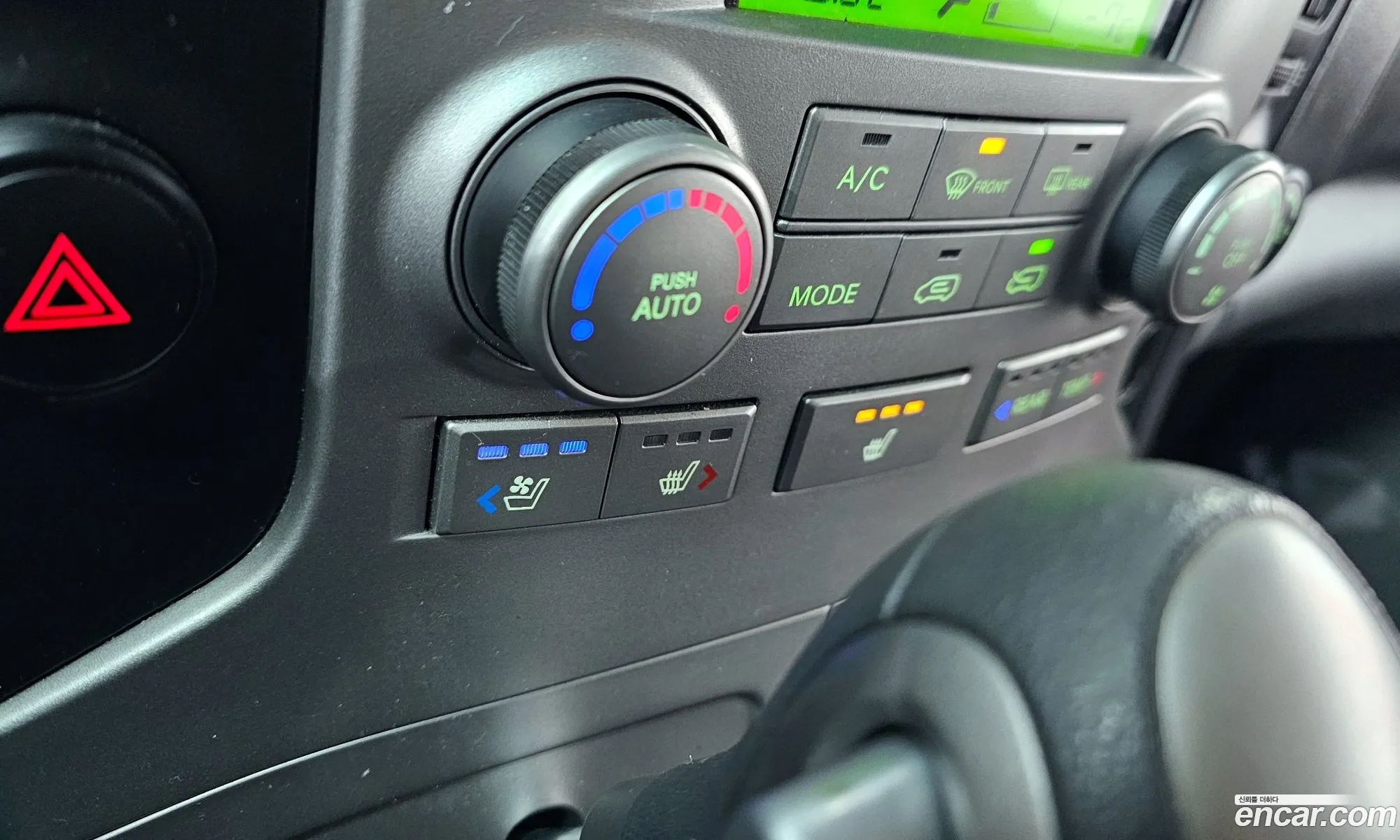 Hyundai Grand Starex 2013 — 18