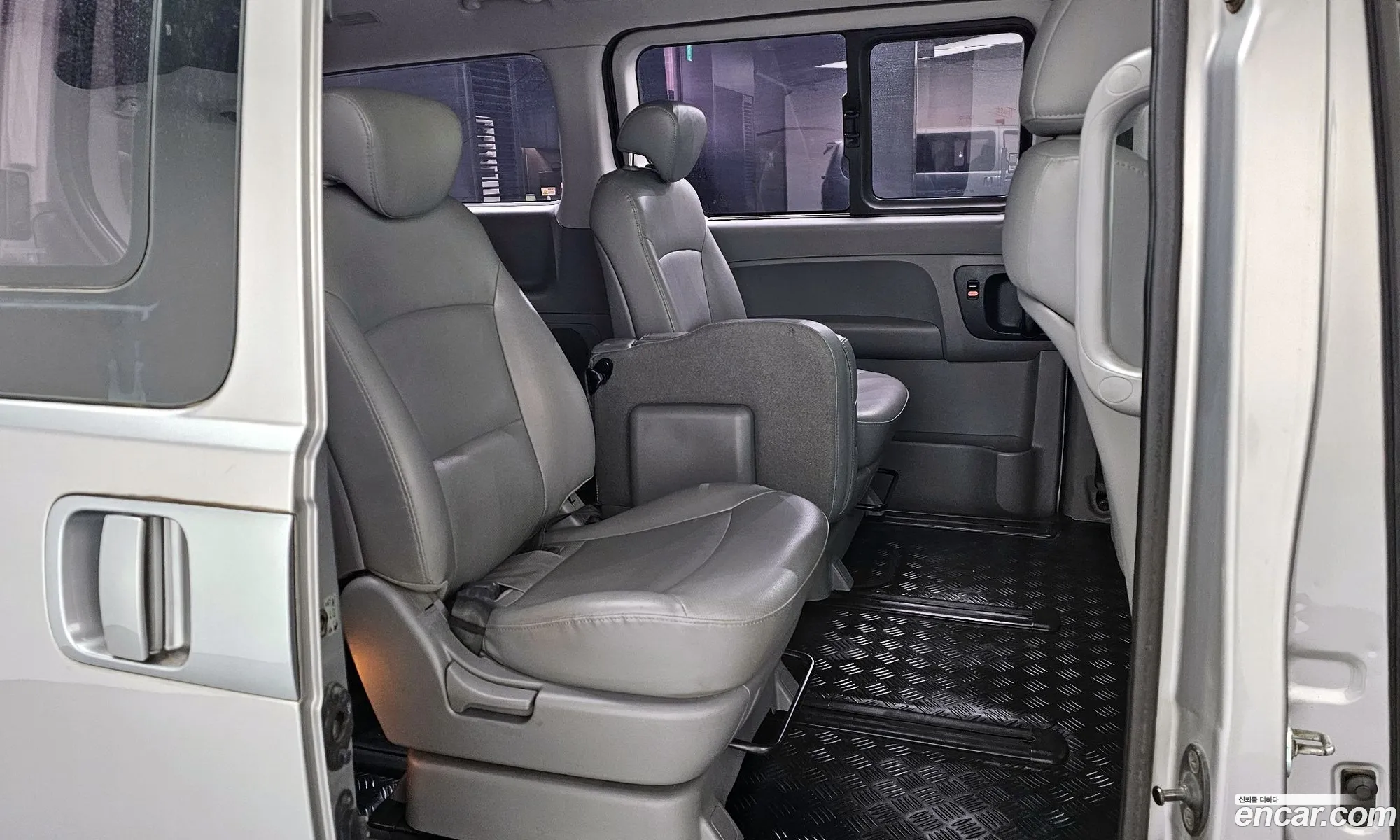 Hyundai Grand Starex 2013 — 3