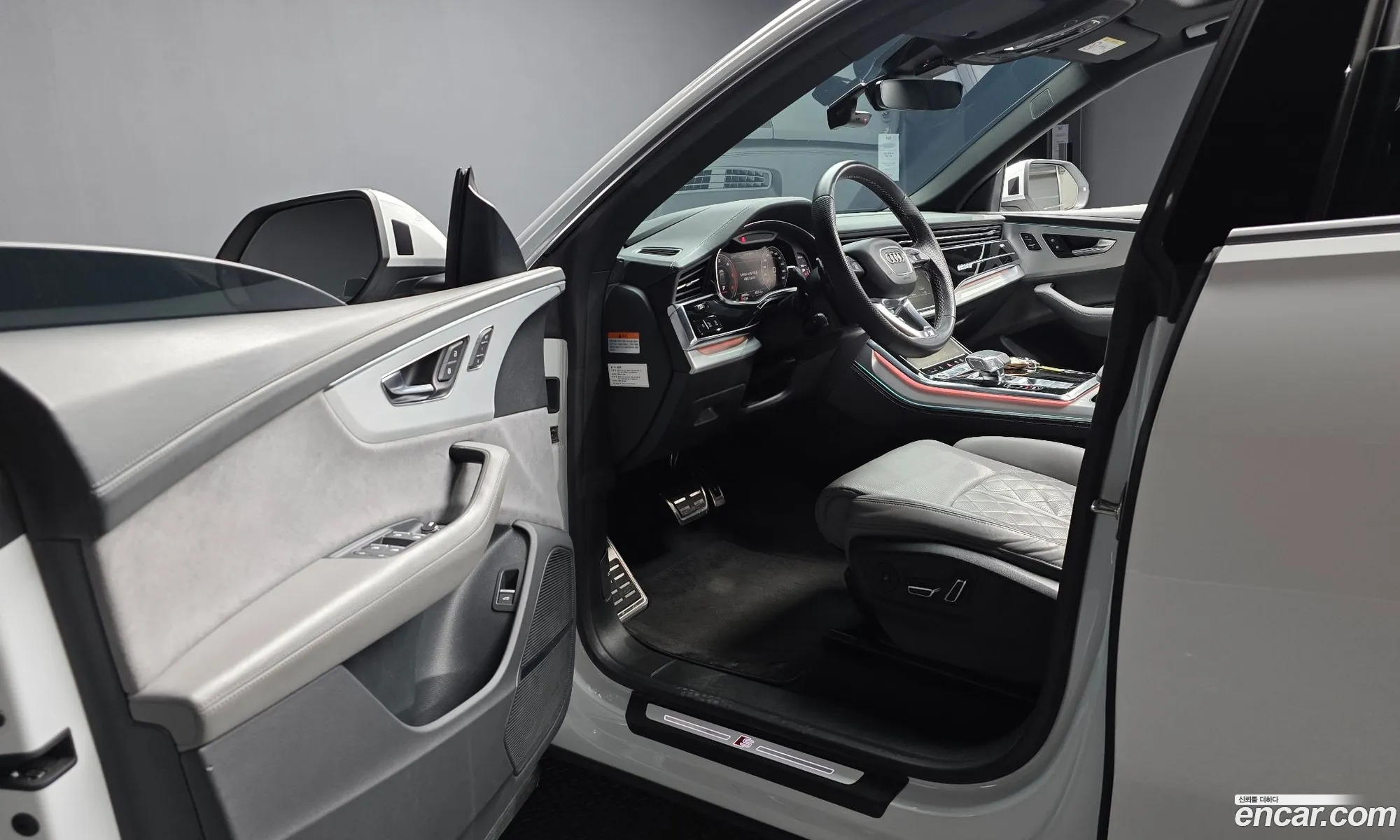 Audi Q8 2022 WAUZZZF14ND009704 — 7