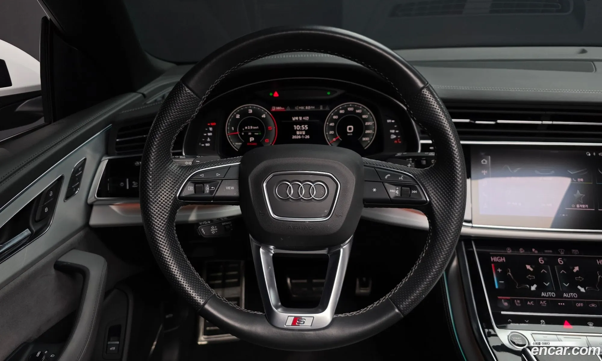 Audi Q8 2022 WAUZZZF14ND009704 — 18