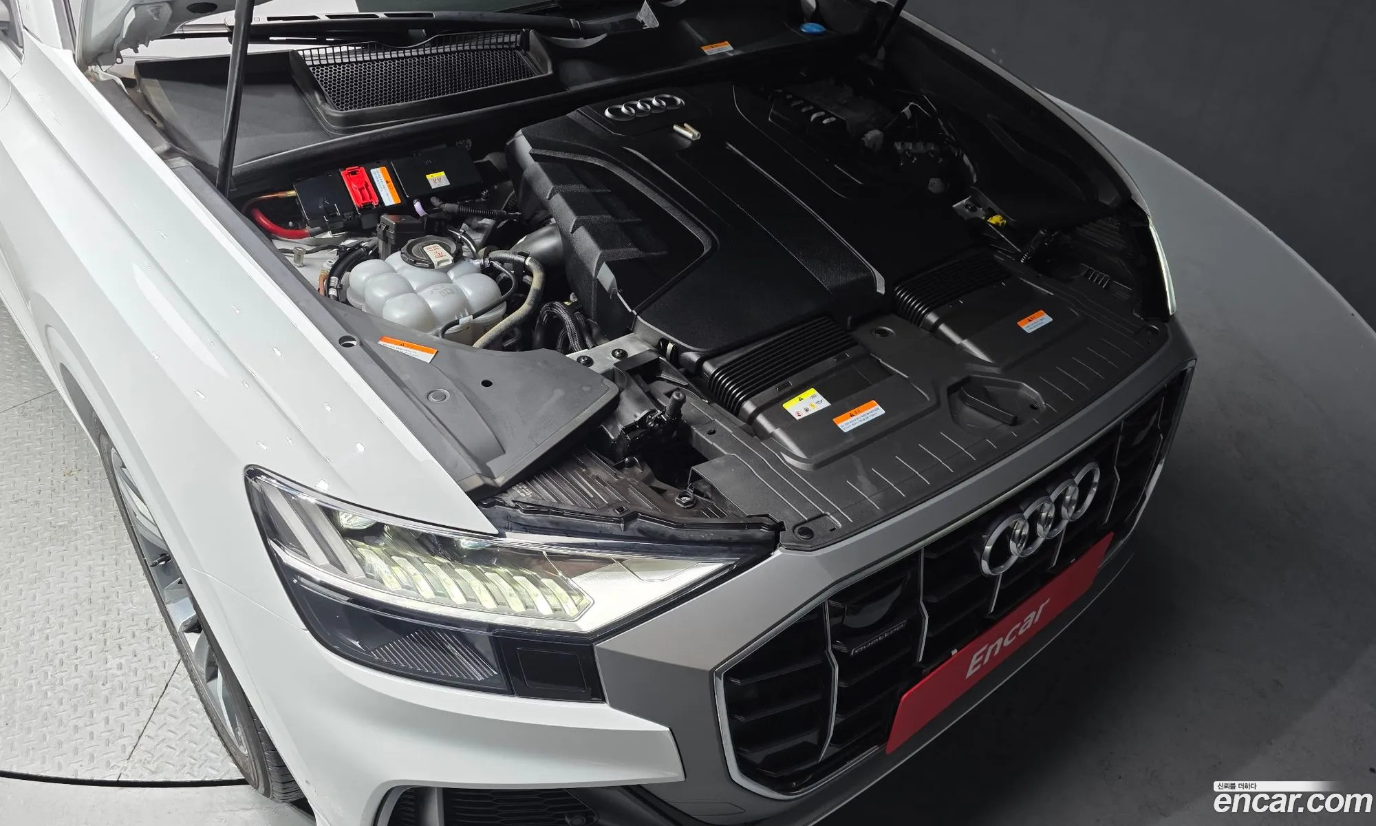Audi Q8 2022 WAUZZZF14ND009704 — 9