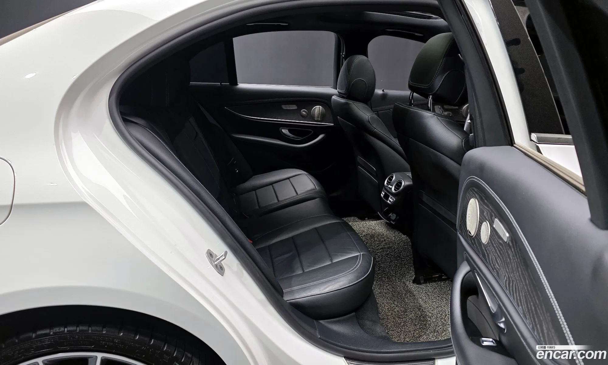 Mercedes-Benz E-Class W213 2022 — 11