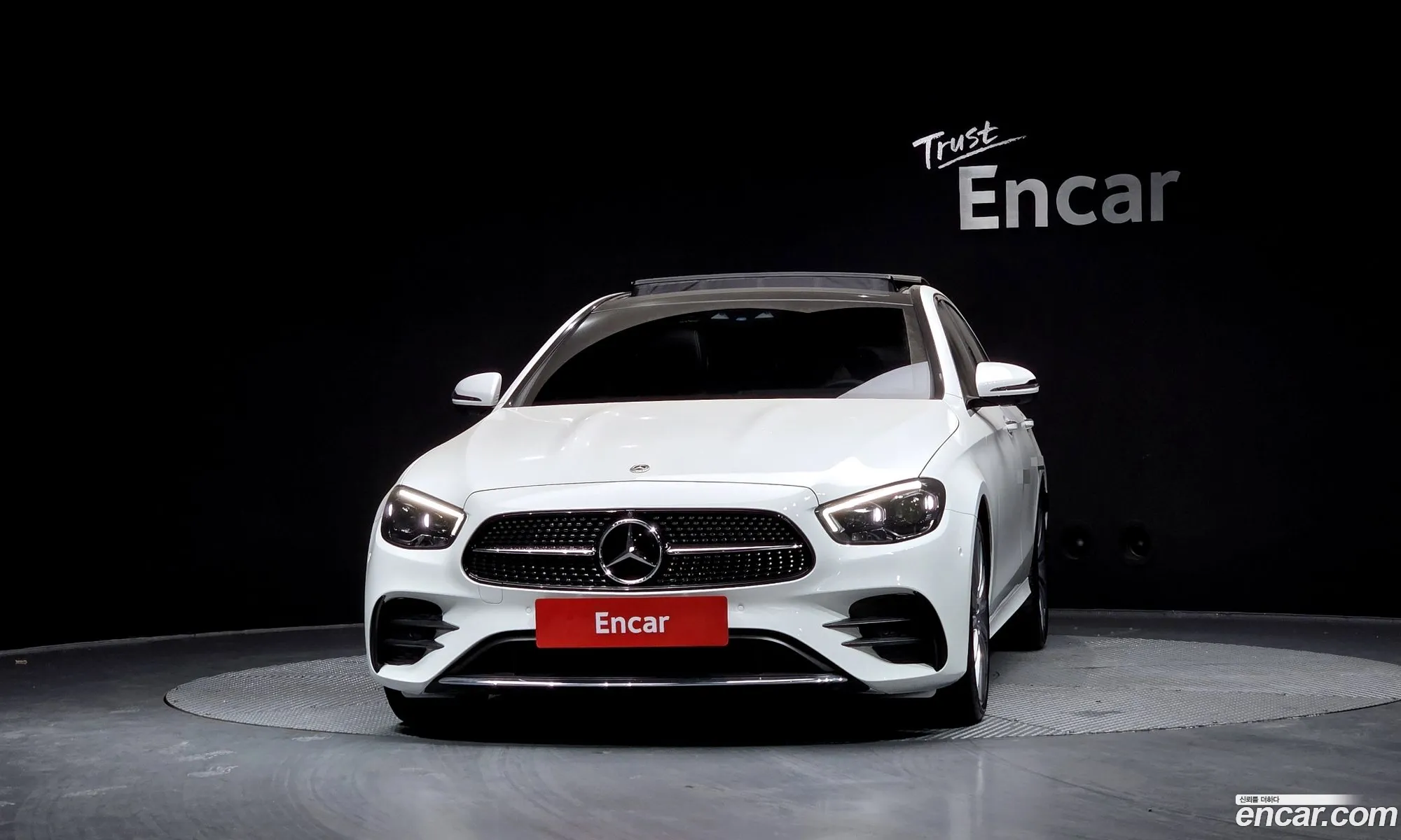 Mercedes-Benz E-Class W213 2022 — 12