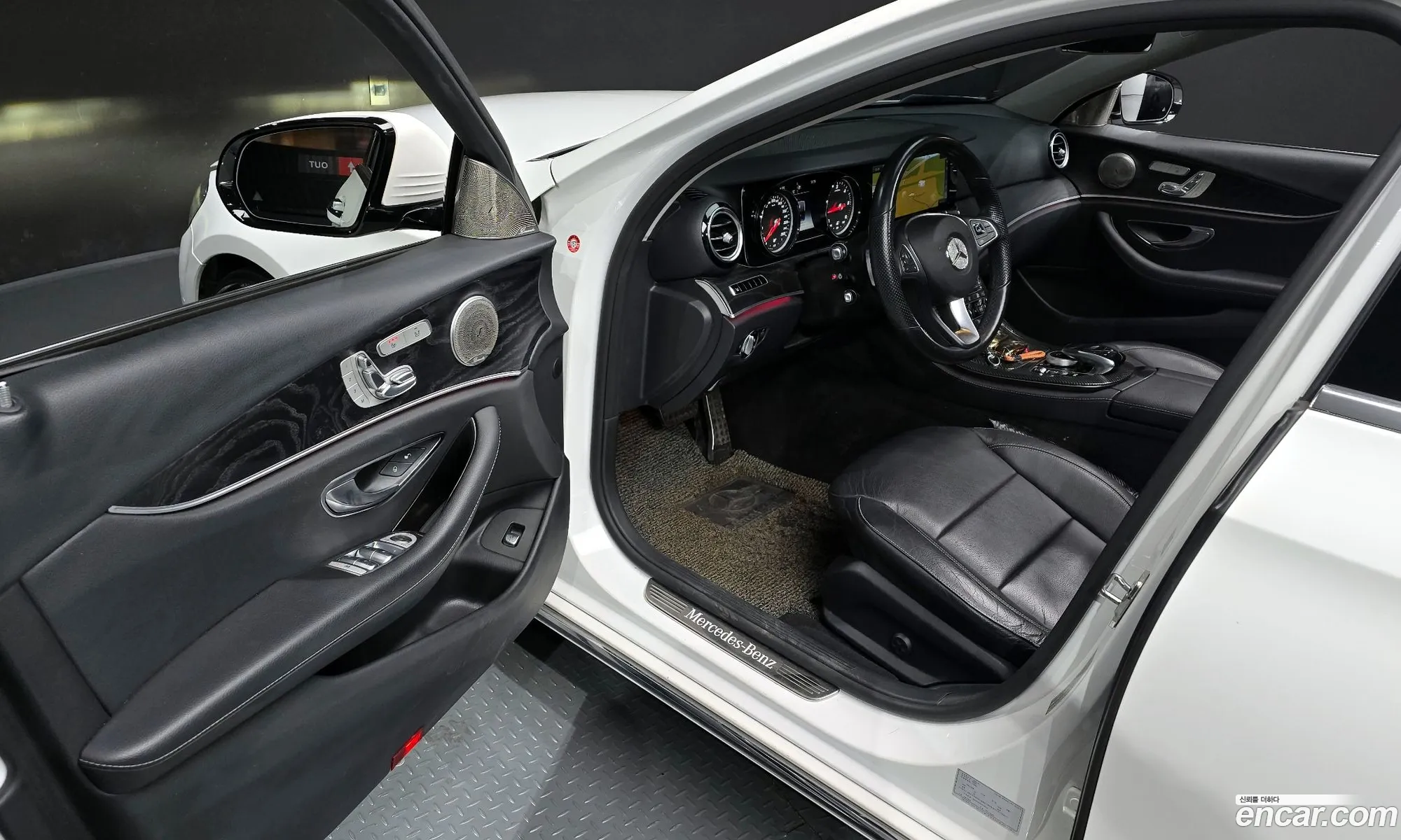 Mercedes-Benz E-Class W213 2017 WDDZF0FBXHA190125 — 3