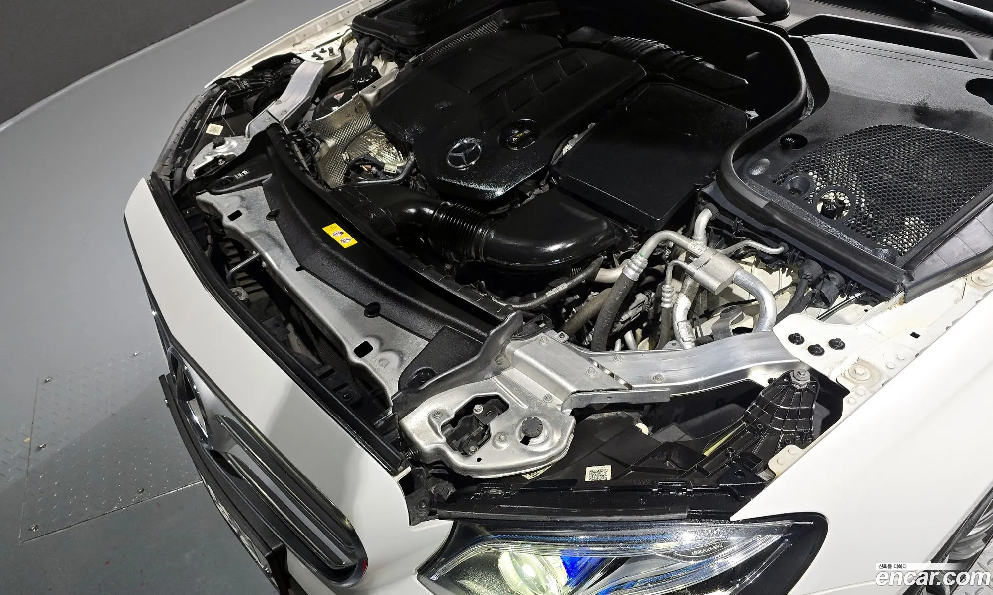 Mercedes-Benz E-Class W213 2017 WDDZF0FBXHA190125 — 4