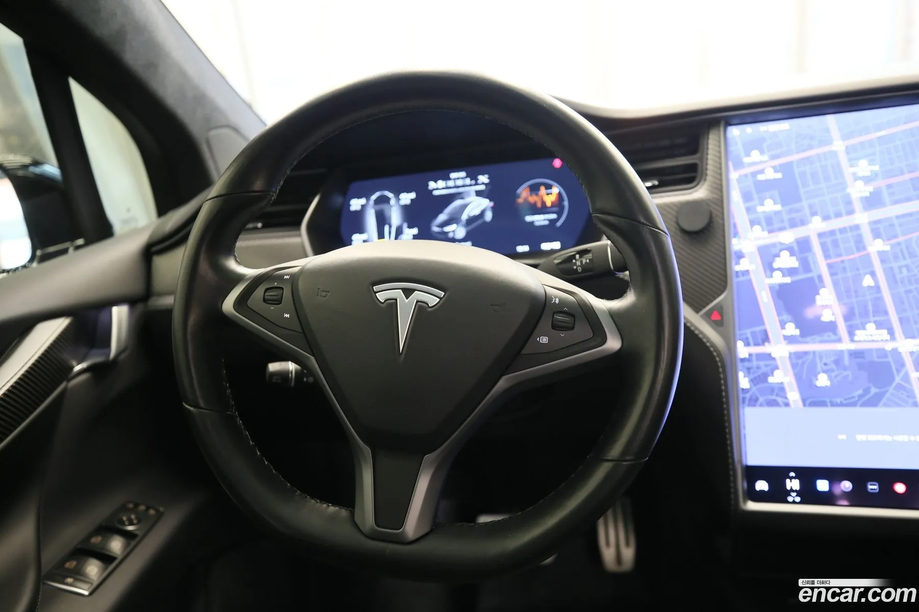 Tesla Model X 2019 — 14