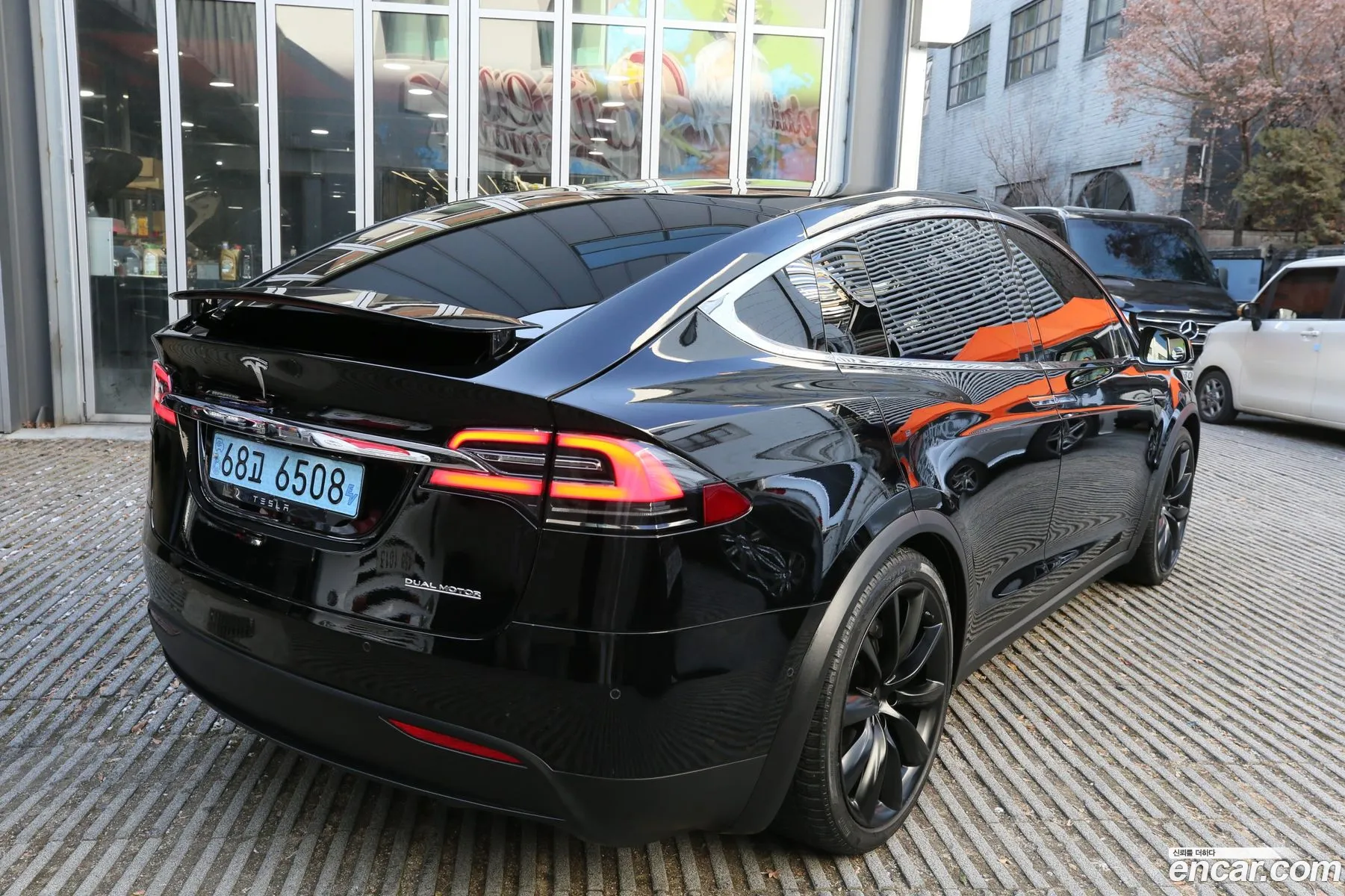 Tesla Model X 2019 — 13