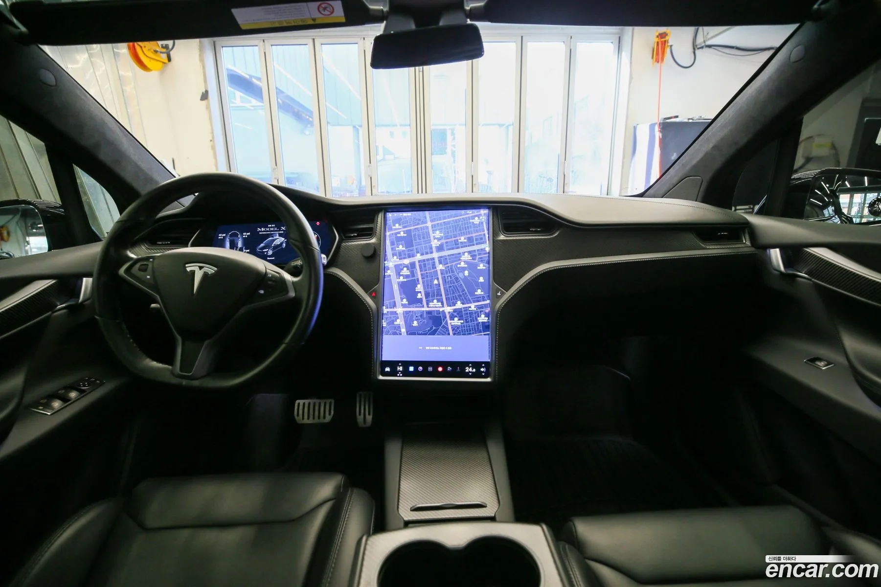 Tesla Model X 2019 — 18