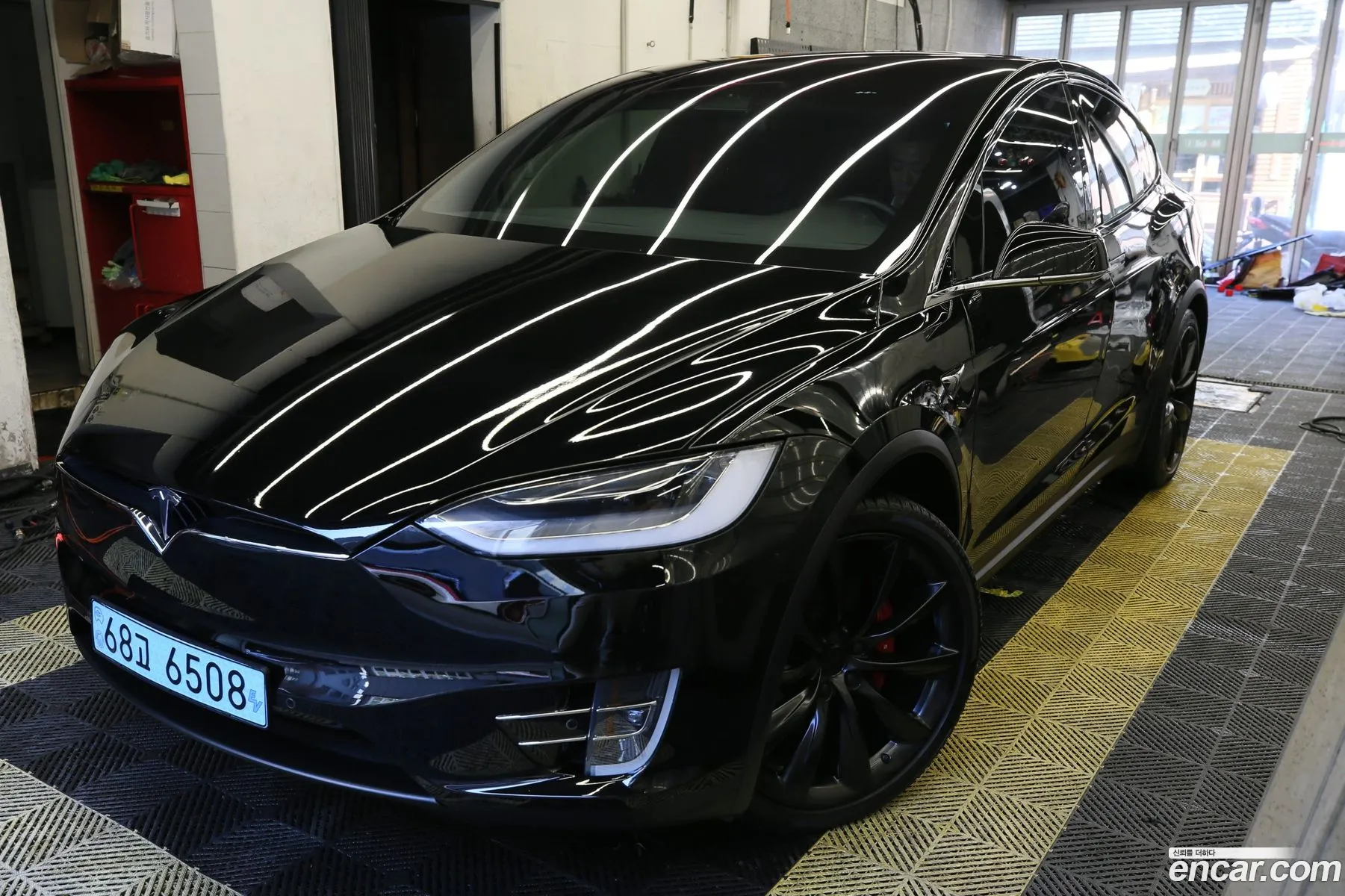 Tesla Model X 2019 — 19