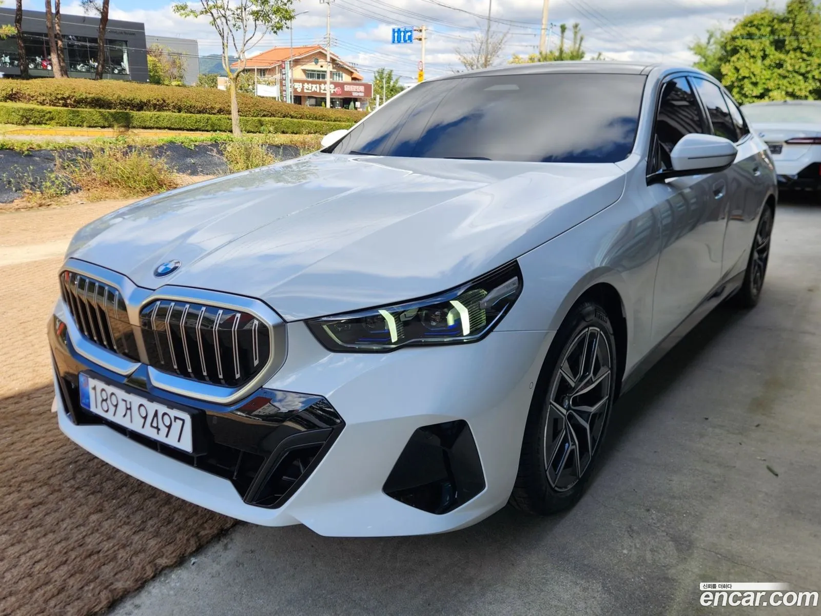 BMW 5 Series 2025 — 17