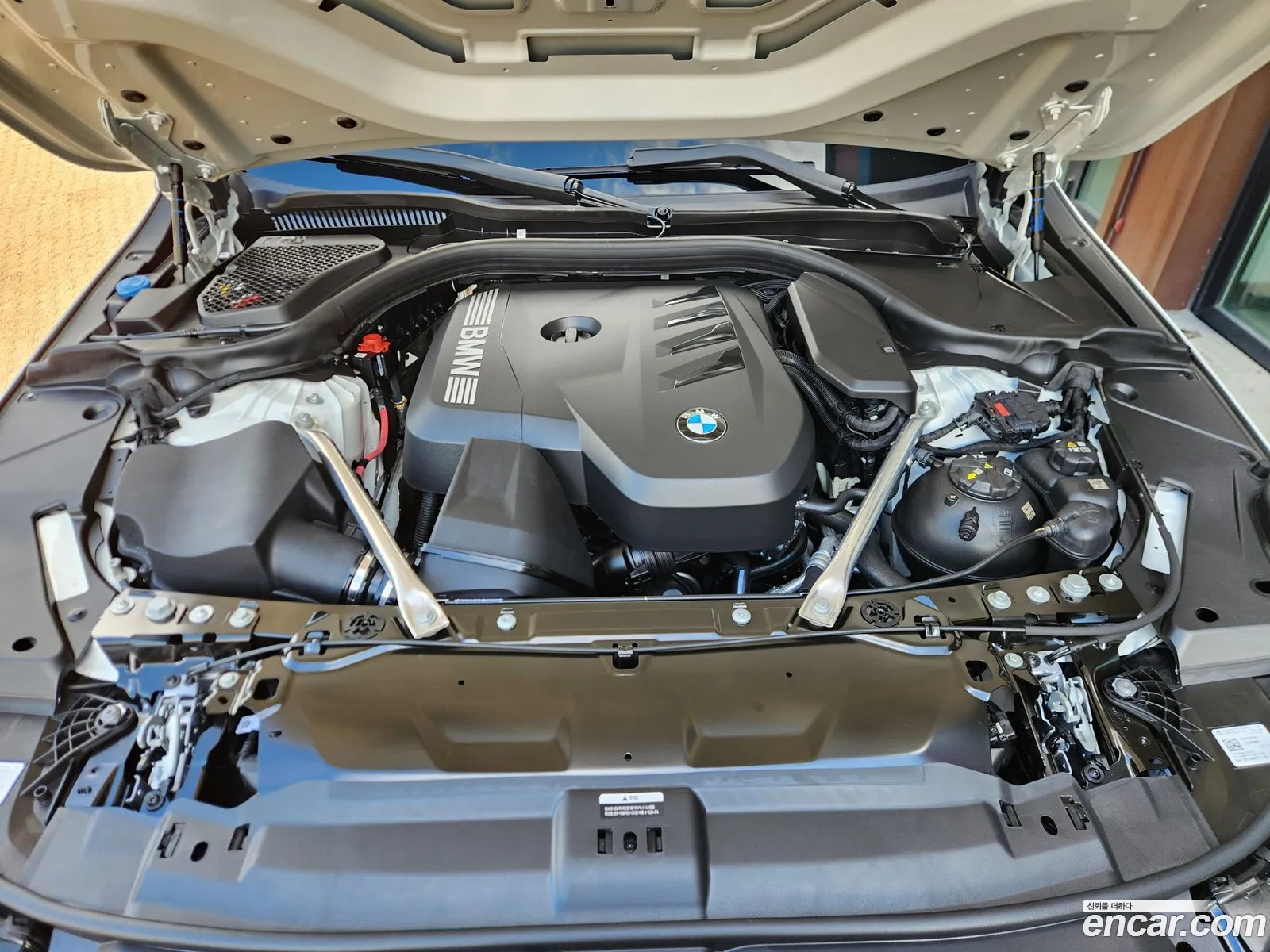 BMW 5 Series 2025 — 18