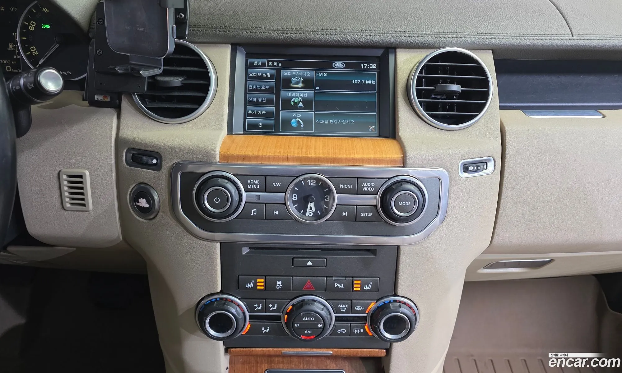 Land Rover Discovery 4 2013 SALLAAAG6DA691089 — 17