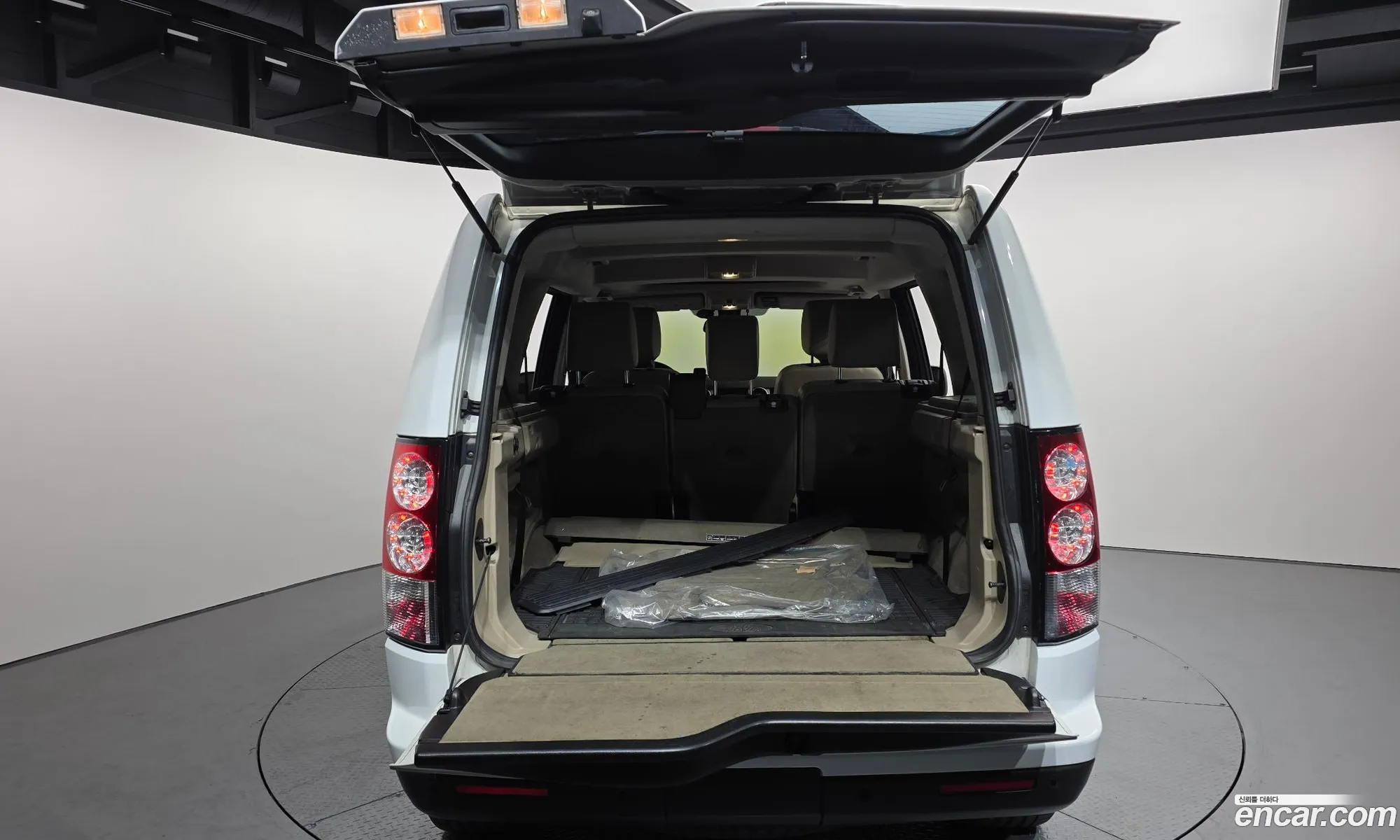 Land Rover Discovery 4 2013 SALLAAAG6DA691089 — 10