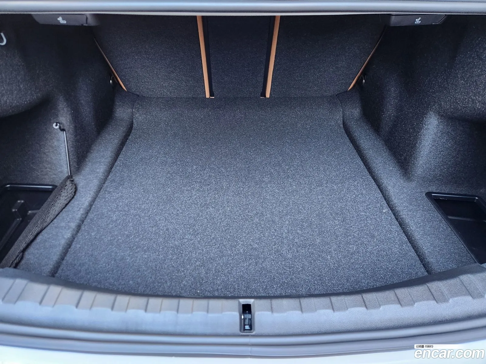 BMW 3 Series 2025 — 16