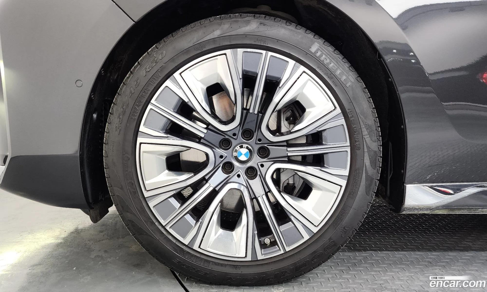 BMW 7 Series 2023 — 13