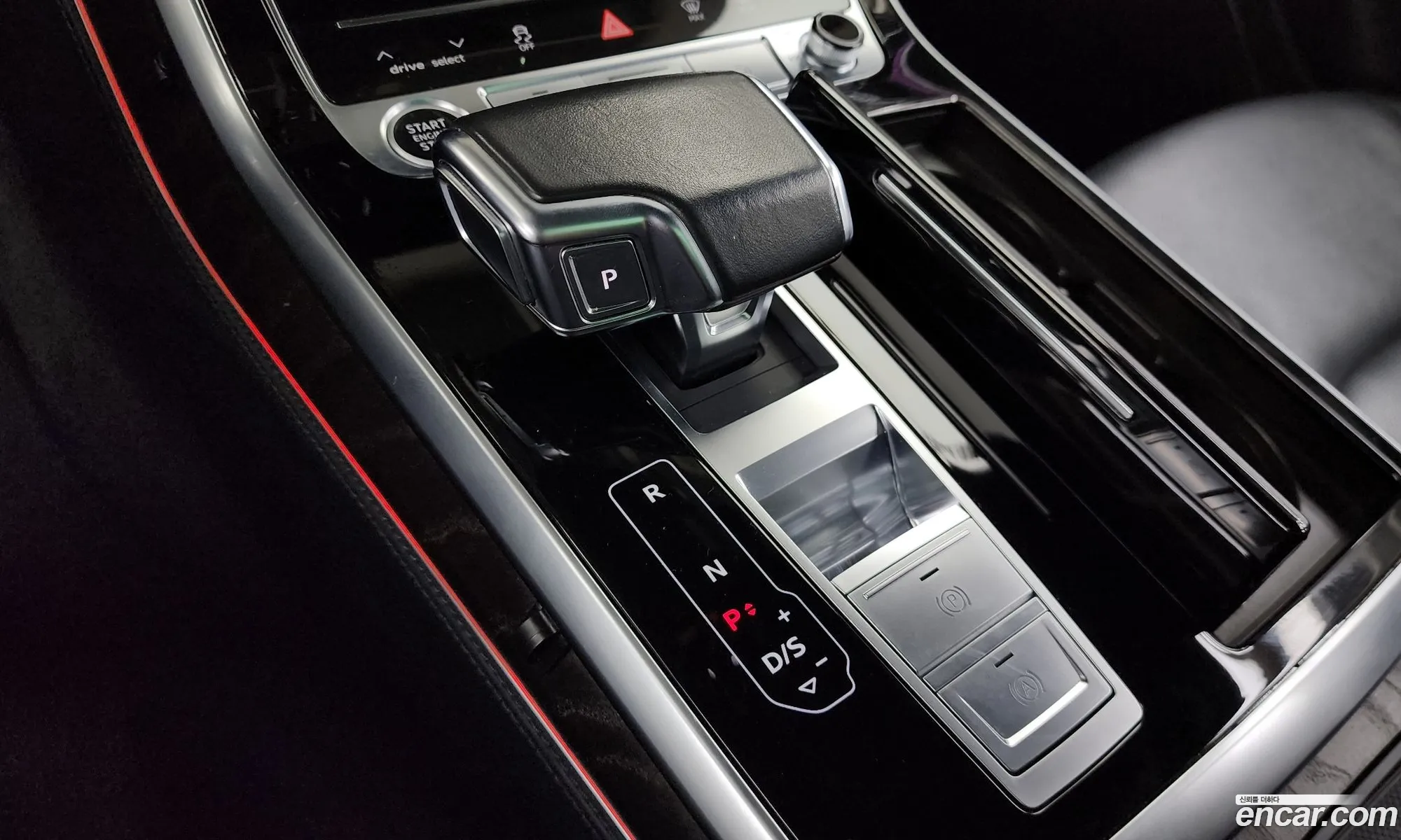 Audi Q8 2022 WAUZZZF15ND000851 — 12