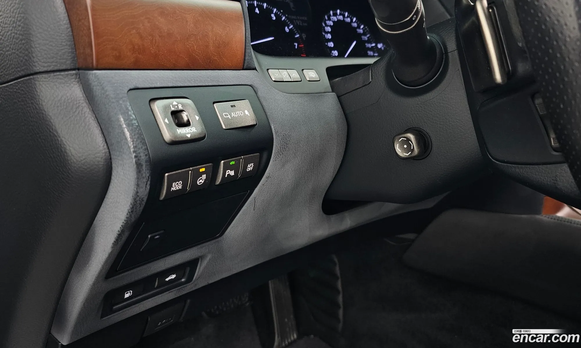 Lexus LS460 2011 — 2