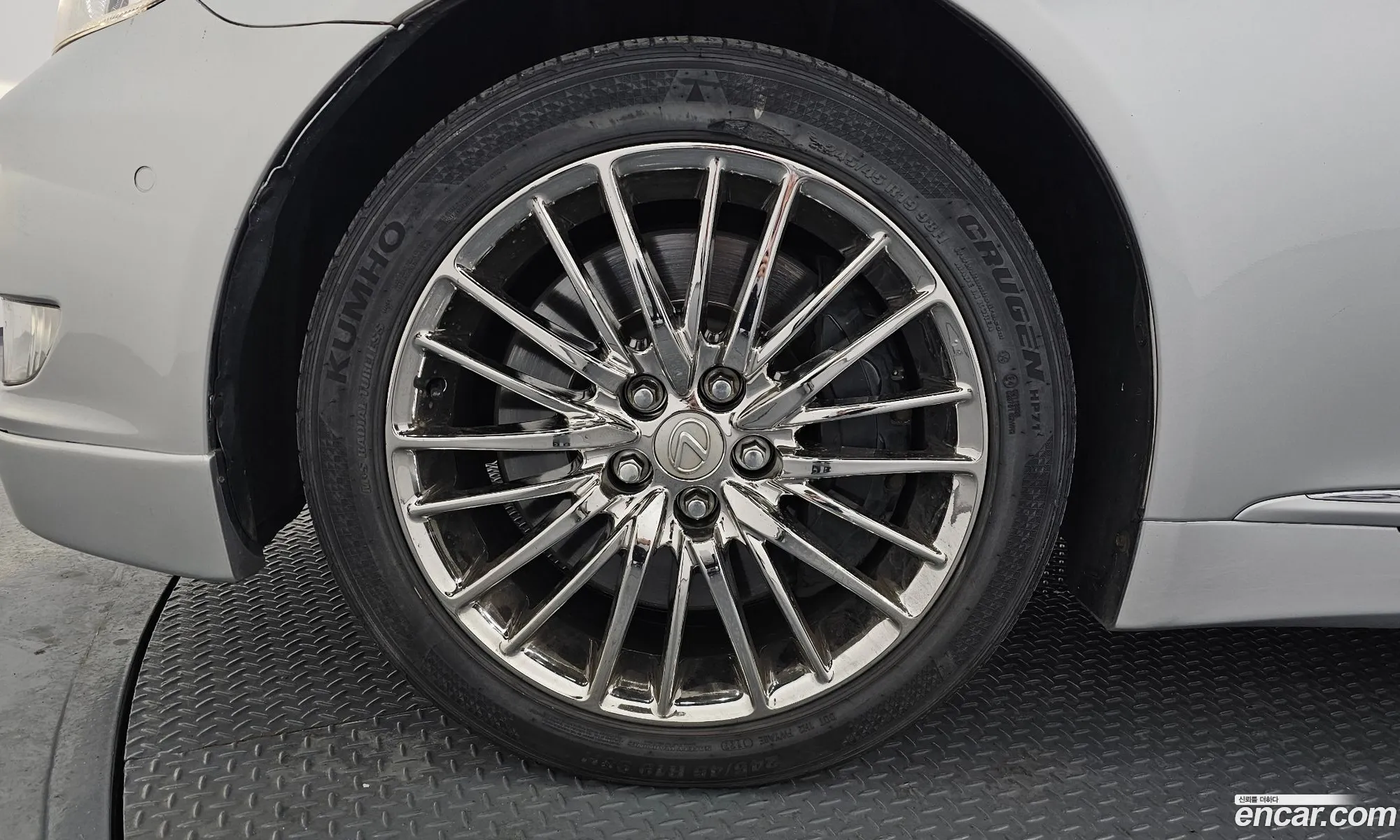 Lexus LS460 2011 — 11