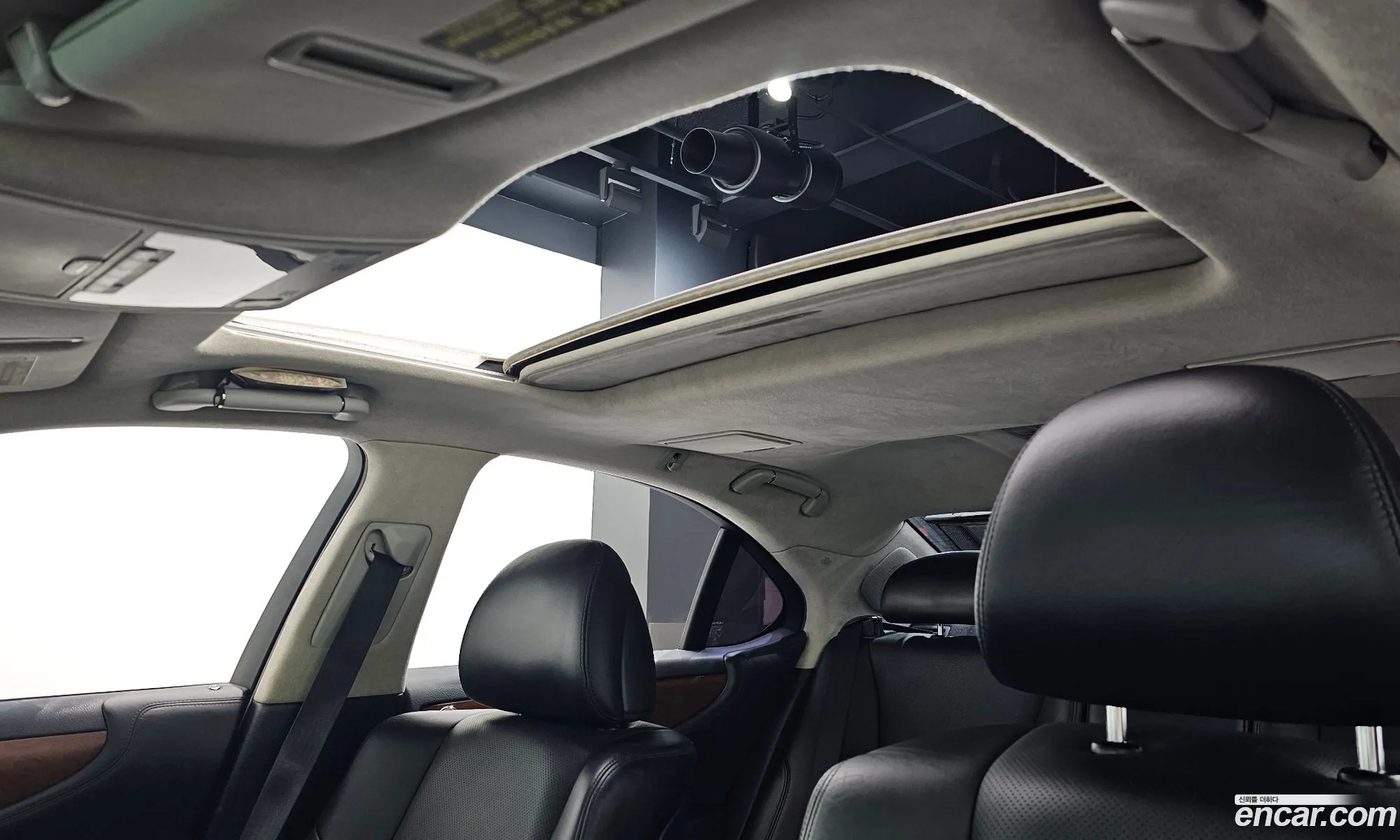 Lexus LS460 2011 — 17